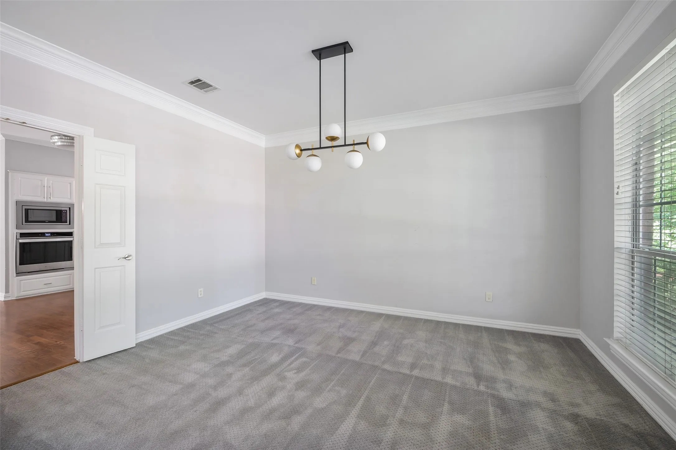 Formal Dining