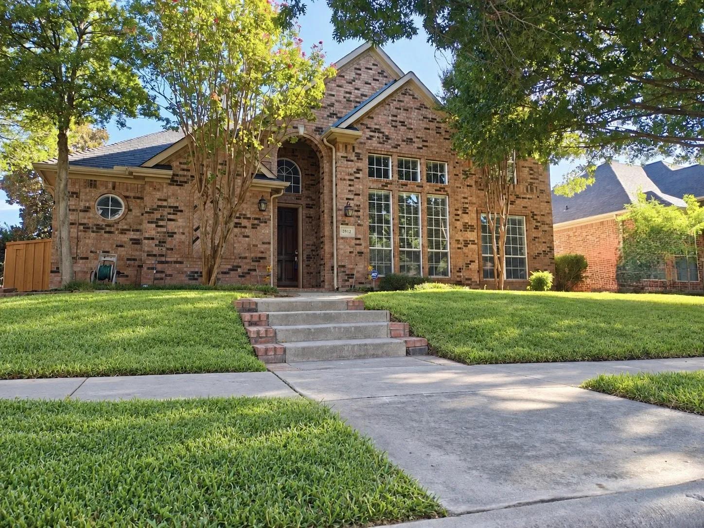 Single Family Residence For Sale in Collin County , 3912 Kimbrough Lane, Plano, Texas 75025, 4 Bedroom, 4 Bathroom, 2 Garage spaces, 2,812 Sqft, built in 1995, mls#21383936, Real Estate Agent in Plano, Homes For Sale in Collin county, Homes For Sale in Plano, Realtor in Plano Texas, Real Estate Brokerage Independent Realty Texas, Luminita Cordes Realtor