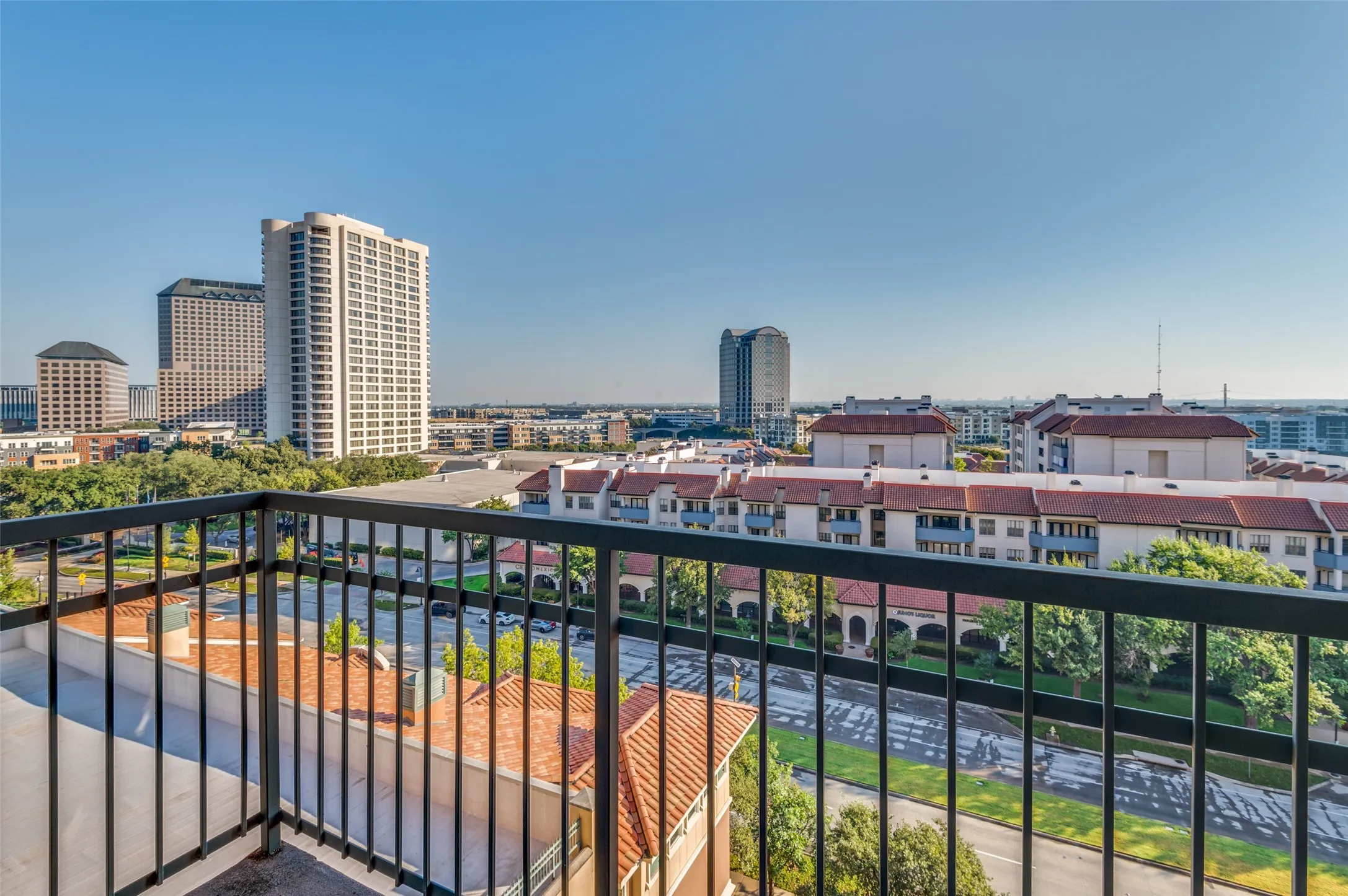 Condominium For Sale in Dallas County , 330 Las Colinas Boulevard E 924, Irving, Texas 75039, 2 Bedroom, 2 Bathroom, 2 Garage spaces, 1,459 Sqft, built in 2001, mls#21391487, Real Estate Agent in Irving, Homes For Sale in Dallas county, Homes For Sale in Irving, Realtor in Irving Texas, Real Estate Brokerage Independent Realty Texas, Luminita Cordes Realtor
