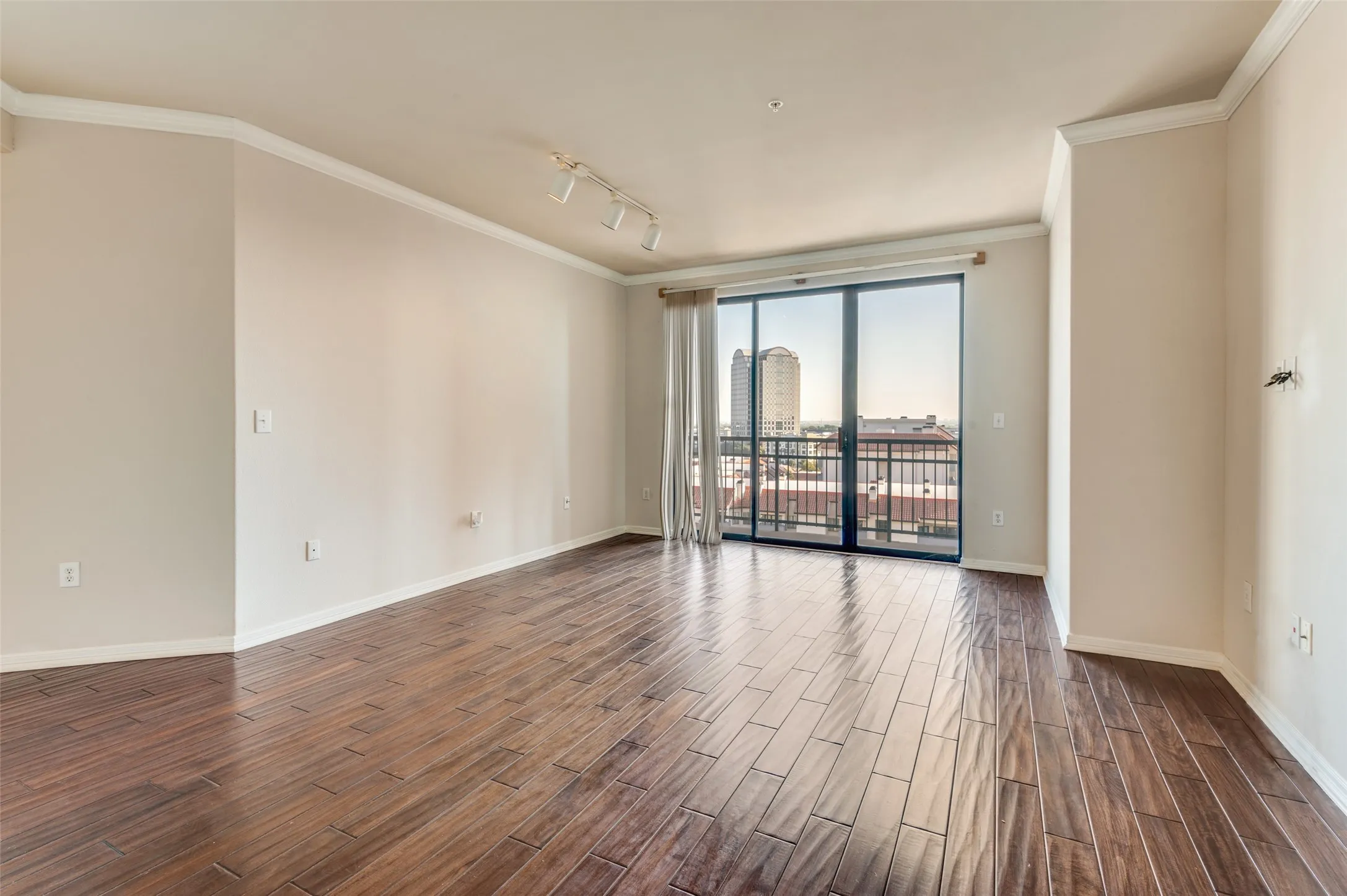 Condominium For Sale in Dallas County , 330 Las Colinas Boulevard E 924, Irving, Texas 75039, 2 Bedroom, 2 Bathroom, 2 Garage spaces, 1,459 Sqft, built in 2001, mls#21391487, Real Estate Agent in Irving, Homes For Sale in Dallas county, Homes For Sale in Irving, Realtor in Irving Texas, Real Estate Brokerage Independent Realty Texas, Luminita Cordes Realtor