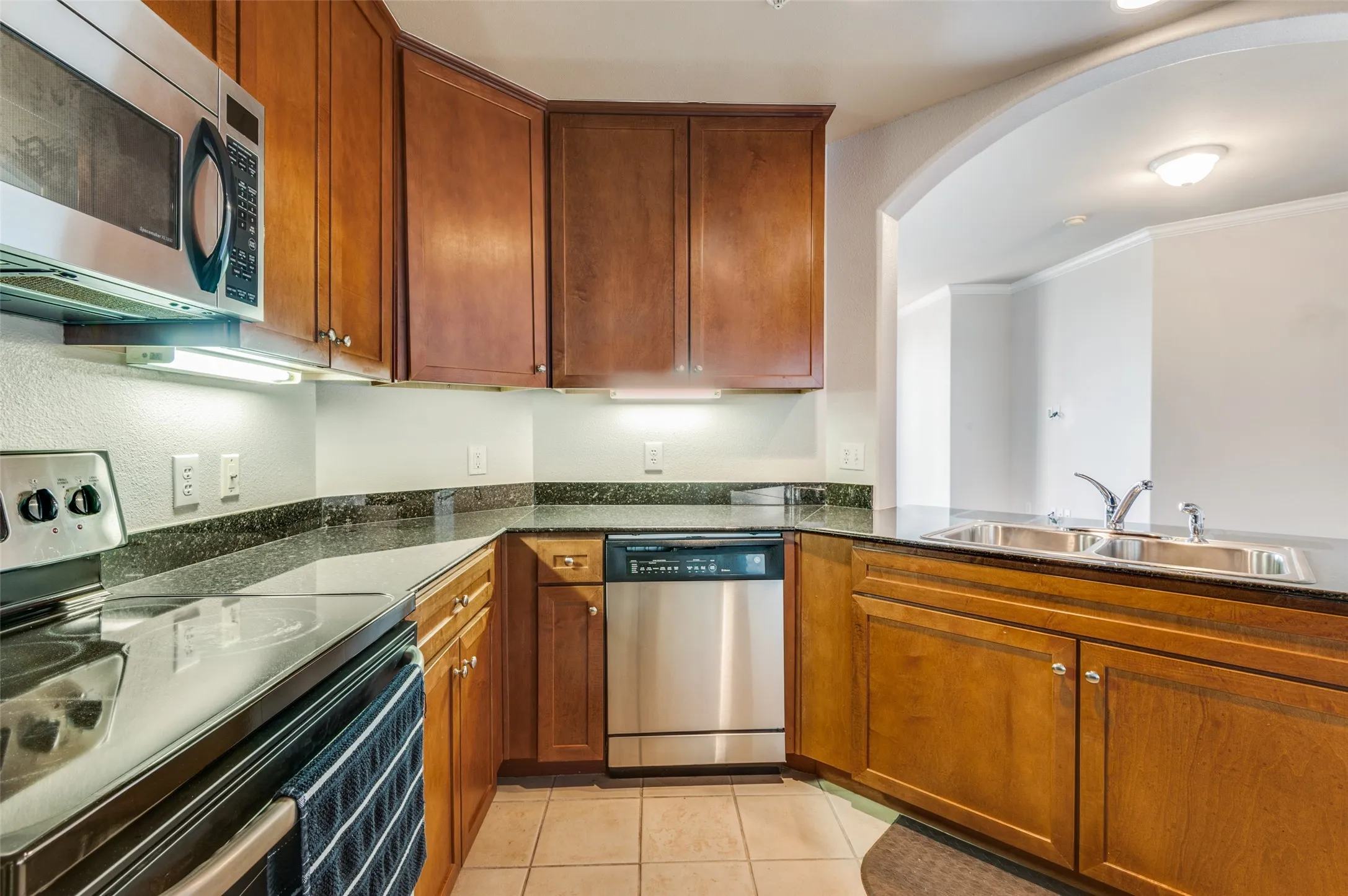 Condominium For Sale in Dallas County , 330 Las Colinas Boulevard E 924, Irving, Texas 75039, 2 Bedroom, 2 Bathroom, 2 Garage spaces, 1,459 Sqft, built in 2001, mls#21391487, Real Estate Agent in Irving, Homes For Sale in Dallas county, Homes For Sale in Irving, Realtor in Irving Texas, Real Estate Brokerage Independent Realty Texas, Luminita Cordes Realtor