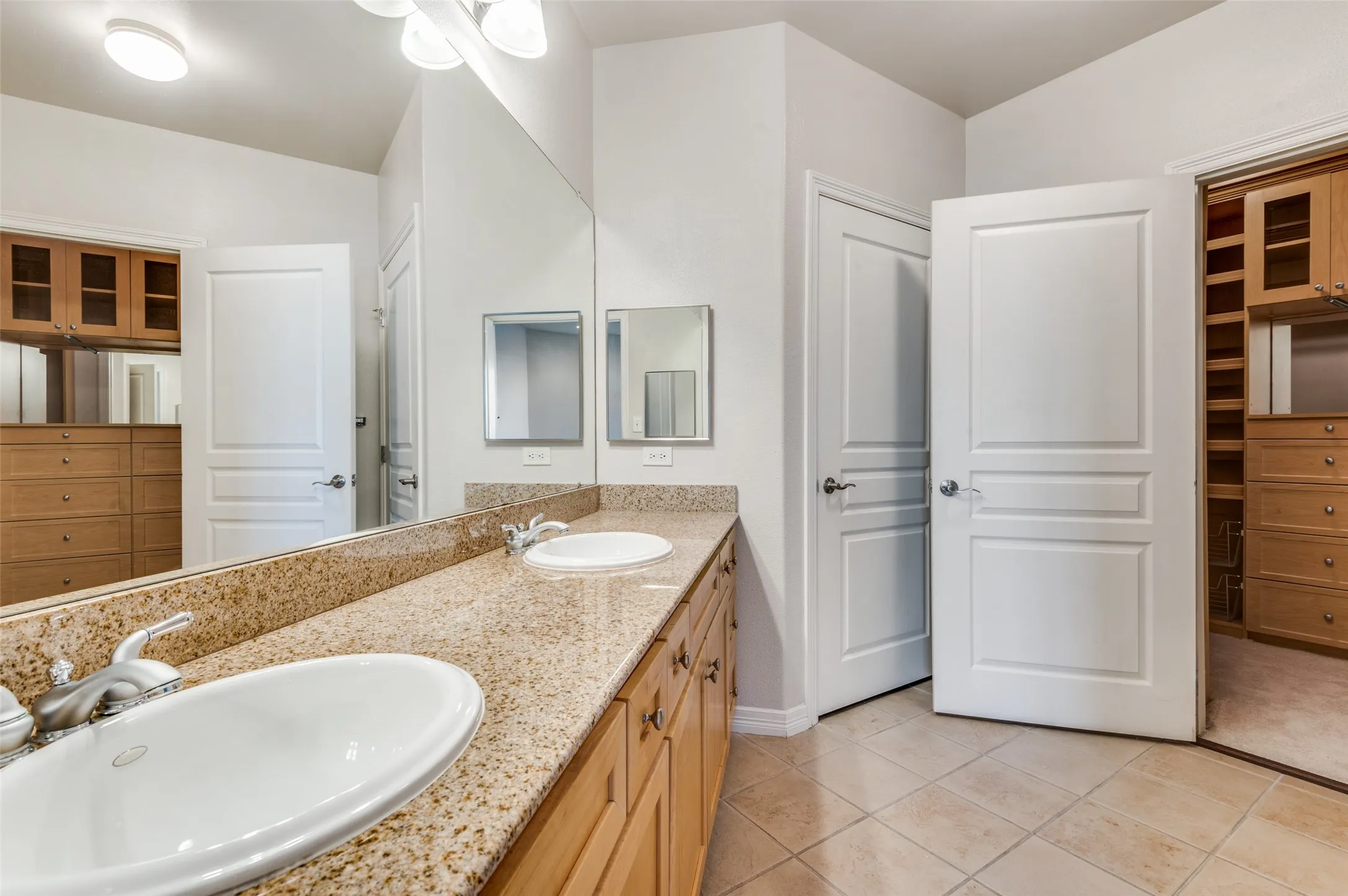 Condominium For Sale in Dallas County , 330 Las Colinas Boulevard E 924, Irving, Texas 75039, 2 Bedroom, 2 Bathroom, 2 Garage spaces, 1,459 Sqft, built in 2001, mls#21391487, Real Estate Agent in Irving, Homes For Sale in Dallas county, Homes For Sale in Irving, Realtor in Irving Texas, Real Estate Brokerage Independent Realty Texas, Luminita Cordes Realtor