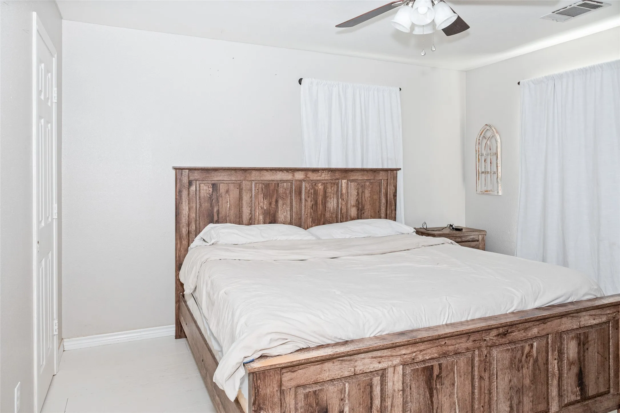 Single Family Residence For Rent in Grayson County , 487 S Waco Street, Van Alstyne, Texas 75495, 3 Bedroom, 3 Bathroom, 2 Garage spaces, 2,112 Sqft, built in 2000, mls#21391488, Real Estate Agent in Van Alstyne, Homes For Rent in Grayson county, Homes For Rent in Van Alstyne, Realtor in Van Alstyne Texas, Real Estate Brokerage Independent Realty Texas, Luminita Cordes Realtor
