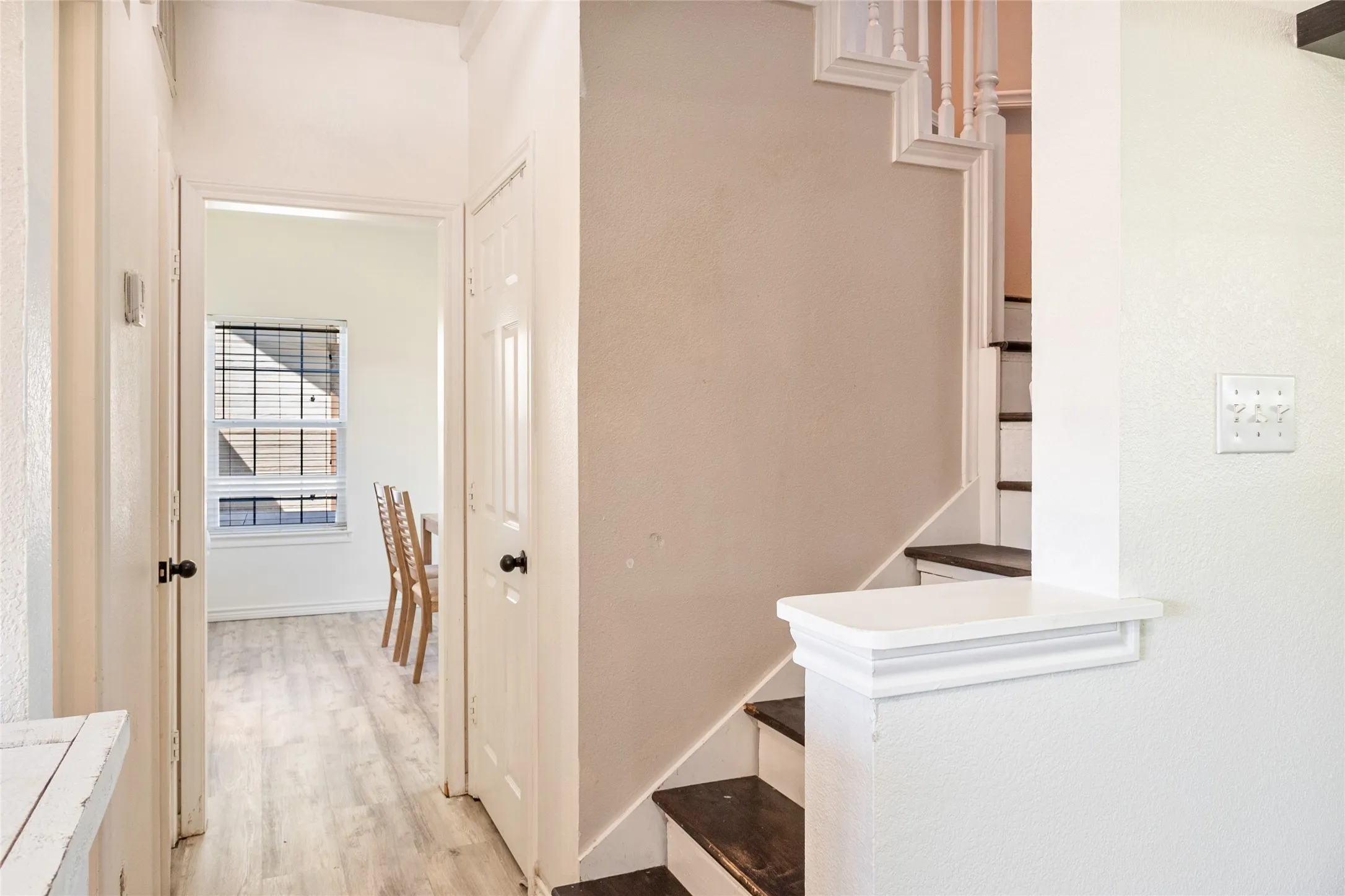 Single Family Residence For Rent in Grayson County , 487 S Waco Street, Van Alstyne, Texas 75495, 3 Bedroom, 3 Bathroom, 2 Garage spaces, 2,112 Sqft, built in 2000, mls#21391488, Real Estate Agent in Van Alstyne, Homes For Rent in Grayson county, Homes For Rent in Van Alstyne, Realtor in Van Alstyne Texas, Real Estate Brokerage Independent Realty Texas, Luminita Cordes Realtor