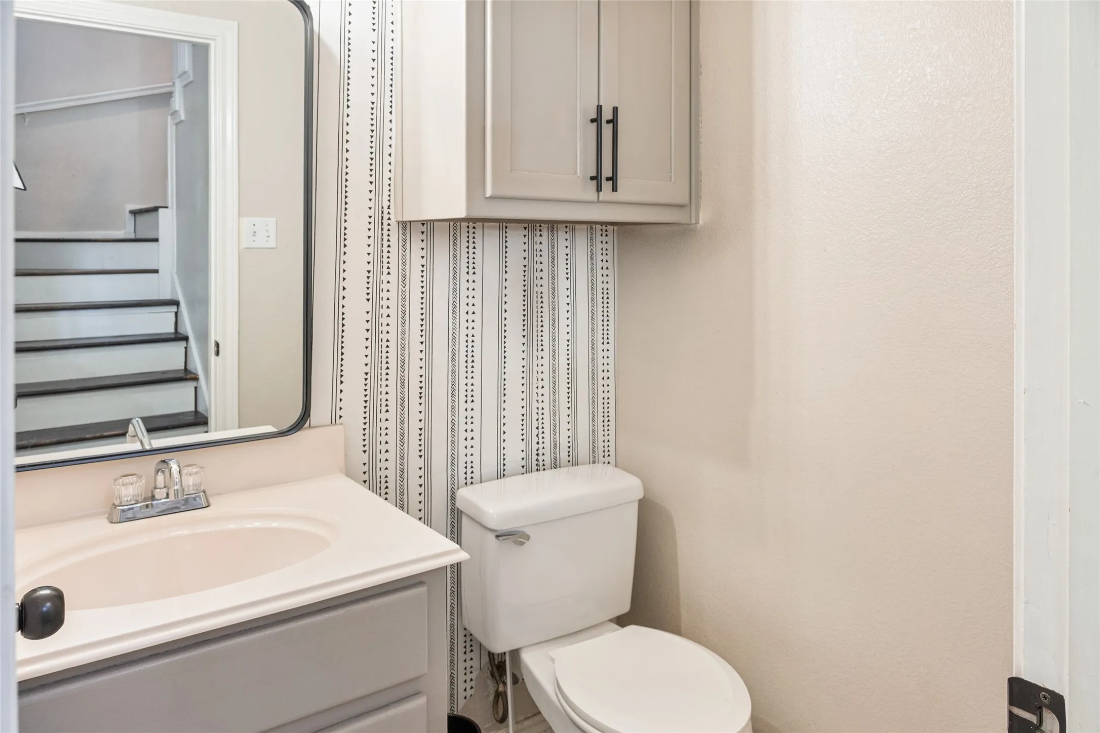 Single Family Residence For Rent in Grayson County , 487 S Waco Street, Van Alstyne, Texas 75495, 3 Bedroom, 3 Bathroom, 2 Garage spaces, 2,112 Sqft, built in 2000, mls#21391488, Real Estate Agent in Van Alstyne, Homes For Rent in Grayson county, Homes For Rent in Van Alstyne, Realtor in Van Alstyne Texas, Real Estate Brokerage Independent Realty Texas, Luminita Cordes Realtor
