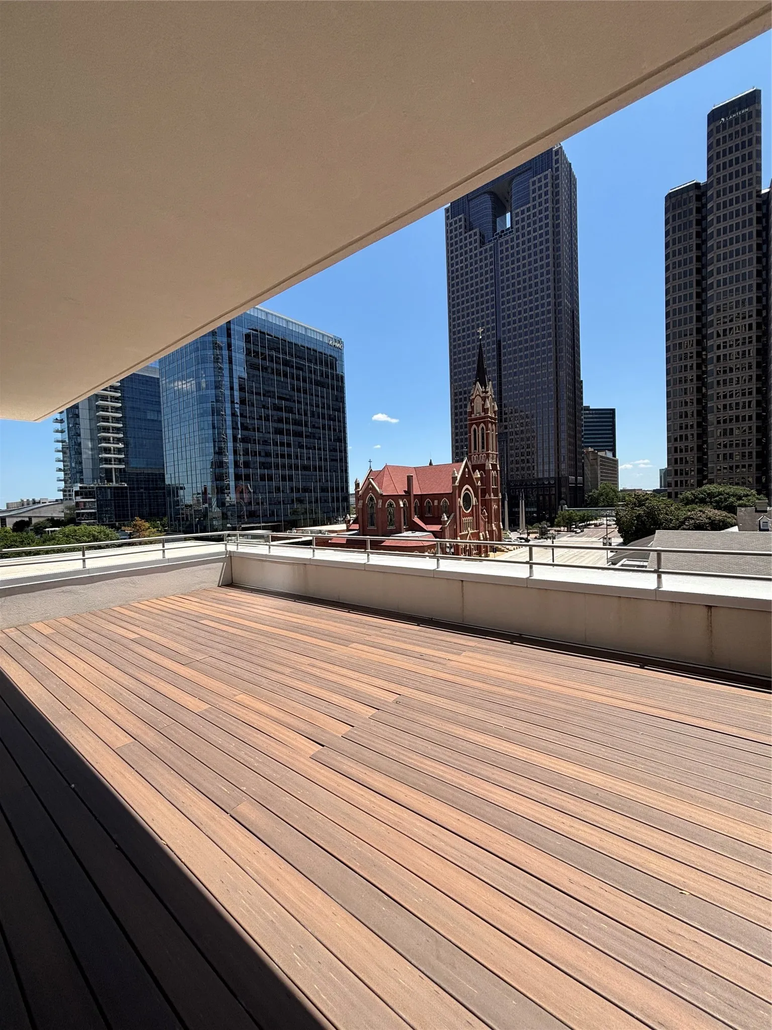 Apartment For Rent in Dallas County , 1801 N Pearl Street 502, Dallas, Texas 75201, 2 Bedroom, 3 Bathroom, 2 Garage spaces, 1,253 Sqft, built in 2021, mls#21391489, Real Estate Agent in Dallas, Homes For Rent in Dallas county, Homes For Rent in Dallas, Realtor in Dallas Texas, Real Estate Brokerage Independent Realty Texas, Luminita Cordes Realtor
