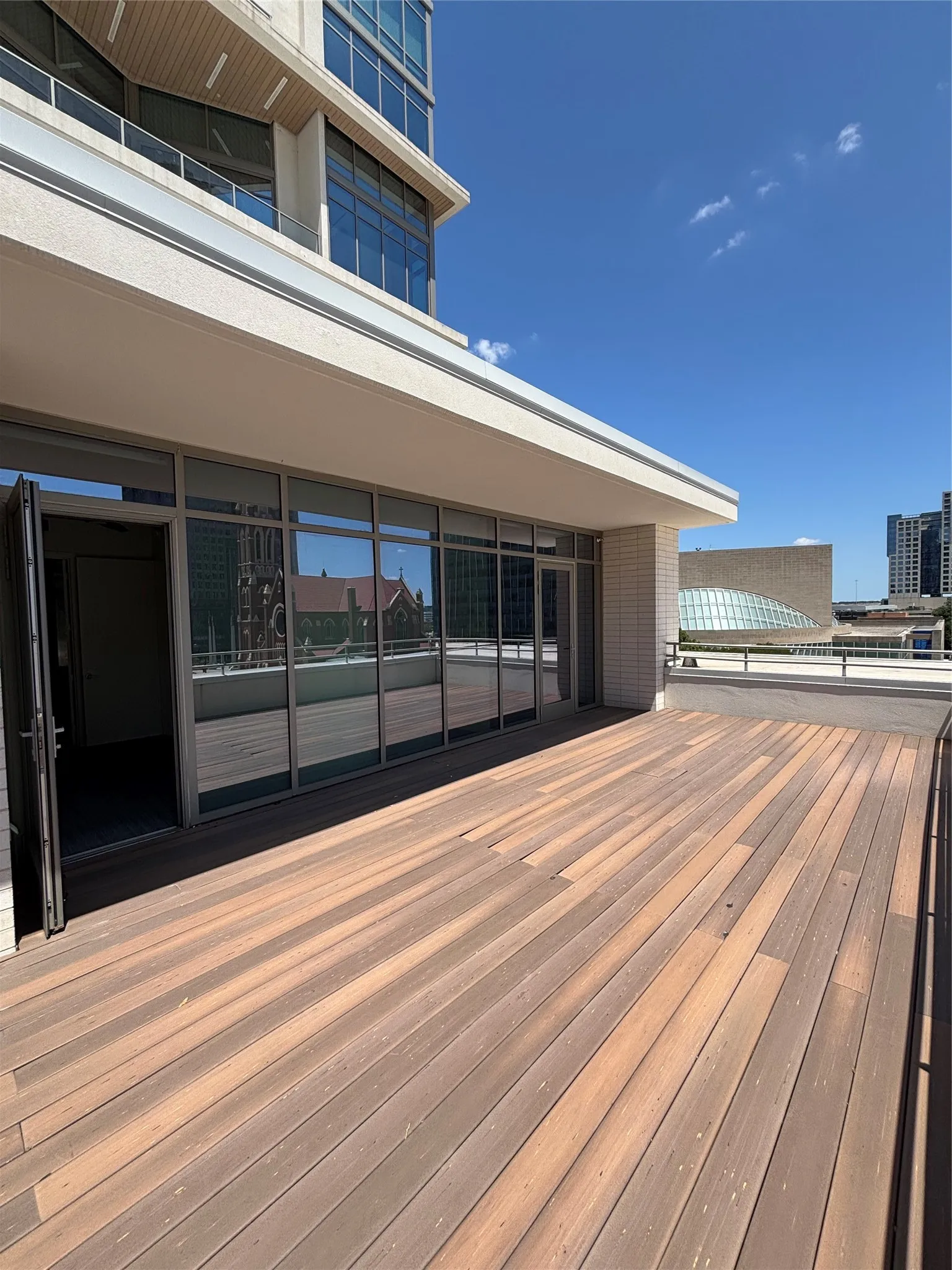 Apartment For Rent in Dallas County , 1801 N Pearl Street 502, Dallas, Texas 75201, 2 Bedroom, 3 Bathroom, 2 Garage spaces, 1,253 Sqft, built in 2021, mls#21391489, Real Estate Agent in Dallas, Homes For Rent in Dallas county, Homes For Rent in Dallas, Realtor in Dallas Texas, Real Estate Brokerage Independent Realty Texas, Luminita Cordes Realtor