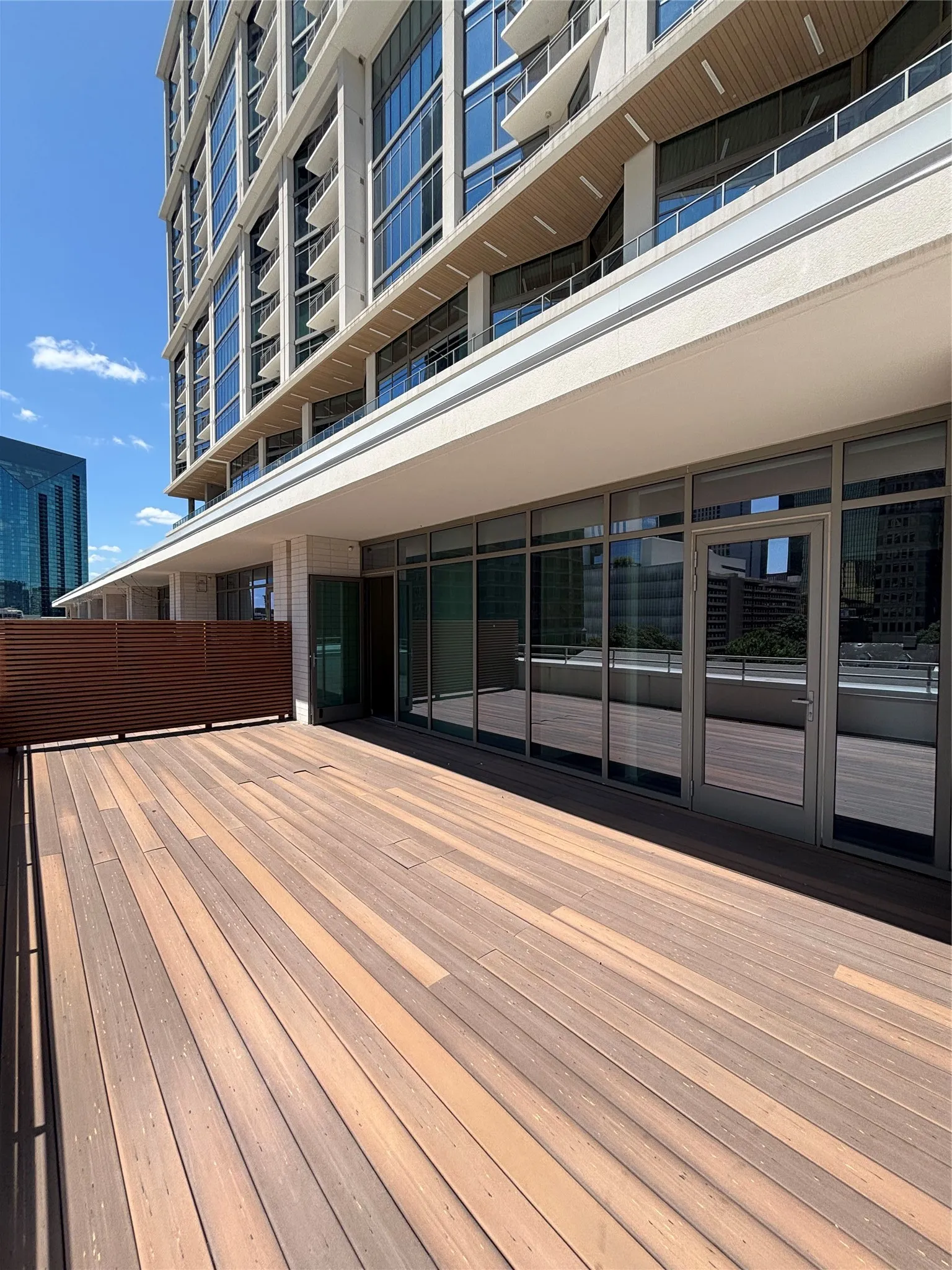 Apartment For Rent in Dallas County , 1801 N Pearl Street 502, Dallas, Texas 75201, 2 Bedroom, 3 Bathroom, 2 Garage spaces, 1,253 Sqft, built in 2021, mls#21391489, Real Estate Agent in Dallas, Homes For Rent in Dallas county, Homes For Rent in Dallas, Realtor in Dallas Texas, Real Estate Brokerage Independent Realty Texas, Luminita Cordes Realtor