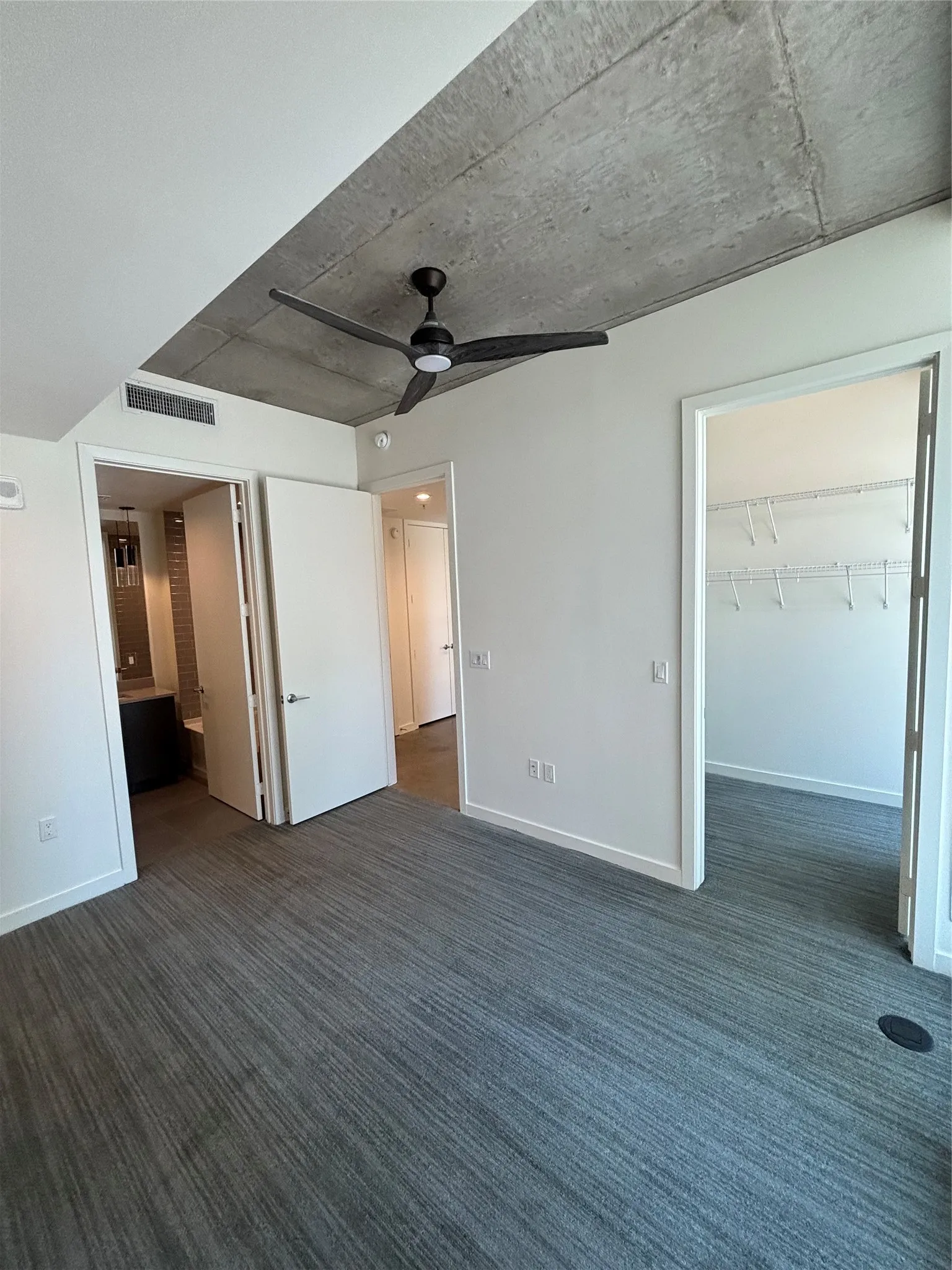 Apartment For Rent in Dallas County , 1801 N Pearl Street 502, Dallas, Texas 75201, 2 Bedroom, 3 Bathroom, 2 Garage spaces, 1,253 Sqft, built in 2021, mls#21391489, Real Estate Agent in Dallas, Homes For Rent in Dallas county, Homes For Rent in Dallas, Realtor in Dallas Texas, Real Estate Brokerage Independent Realty Texas, Luminita Cordes Realtor
