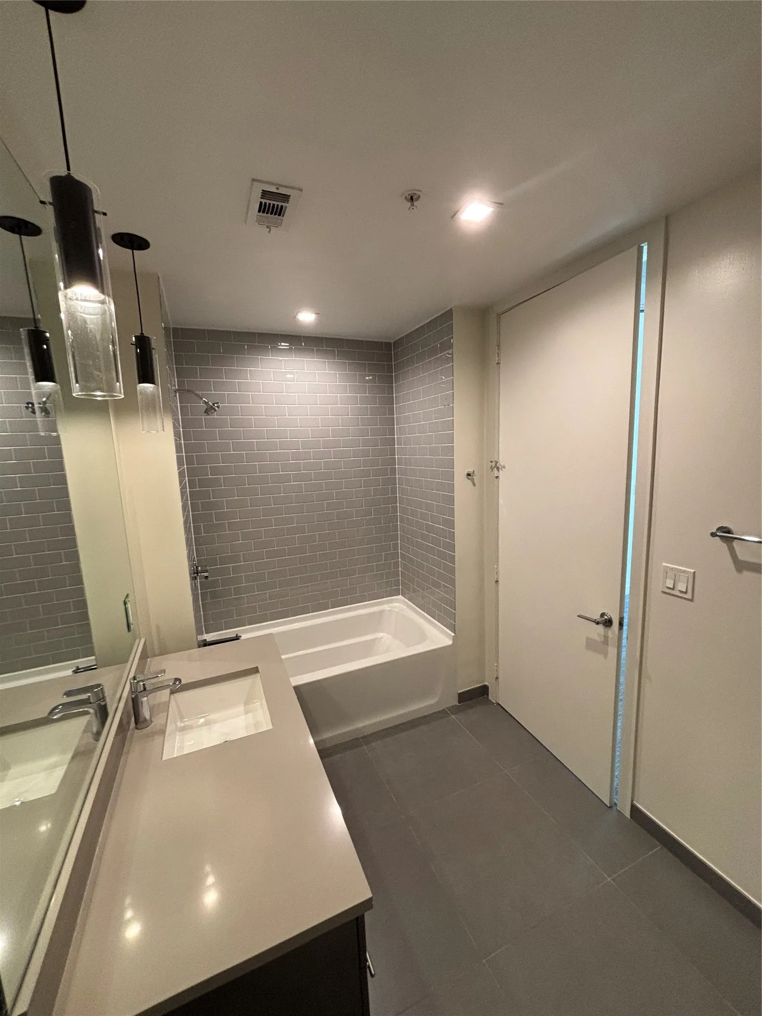 Apartment For Rent in Dallas County , 1801 N Pearl Street 502, Dallas, Texas 75201, 2 Bedroom, 3 Bathroom, 2 Garage spaces, 1,253 Sqft, built in 2021, mls#21391489, Real Estate Agent in Dallas, Homes For Rent in Dallas county, Homes For Rent in Dallas, Realtor in Dallas Texas, Real Estate Brokerage Independent Realty Texas, Luminita Cordes Realtor