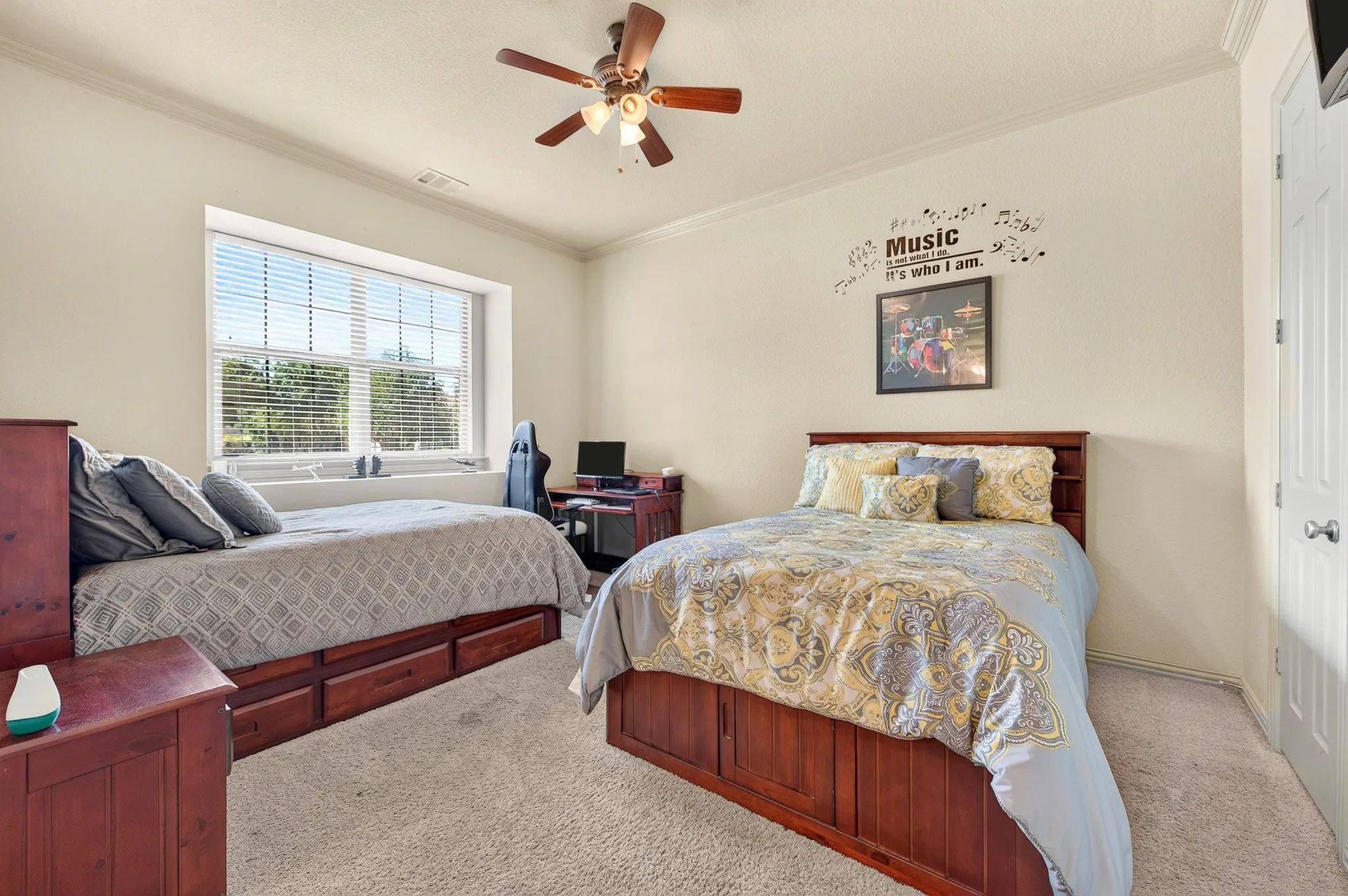 Single Family Residence For Sale in Tarrant County , 3833 Eagles Nest Trail, Burleson, Texas 76028, 4 Bedroom, 3 Bathroom, 3 Garage spaces, 4,166 Sqft, built in 2006, mls#21377510, Real Estate Agent in Burleson, Homes For Sale in Tarrant county, Homes For Sale in Burleson, Realtor in Burleson Texas, Real Estate Brokerage Independent Realty Texas, Luminita Cordes Realtor