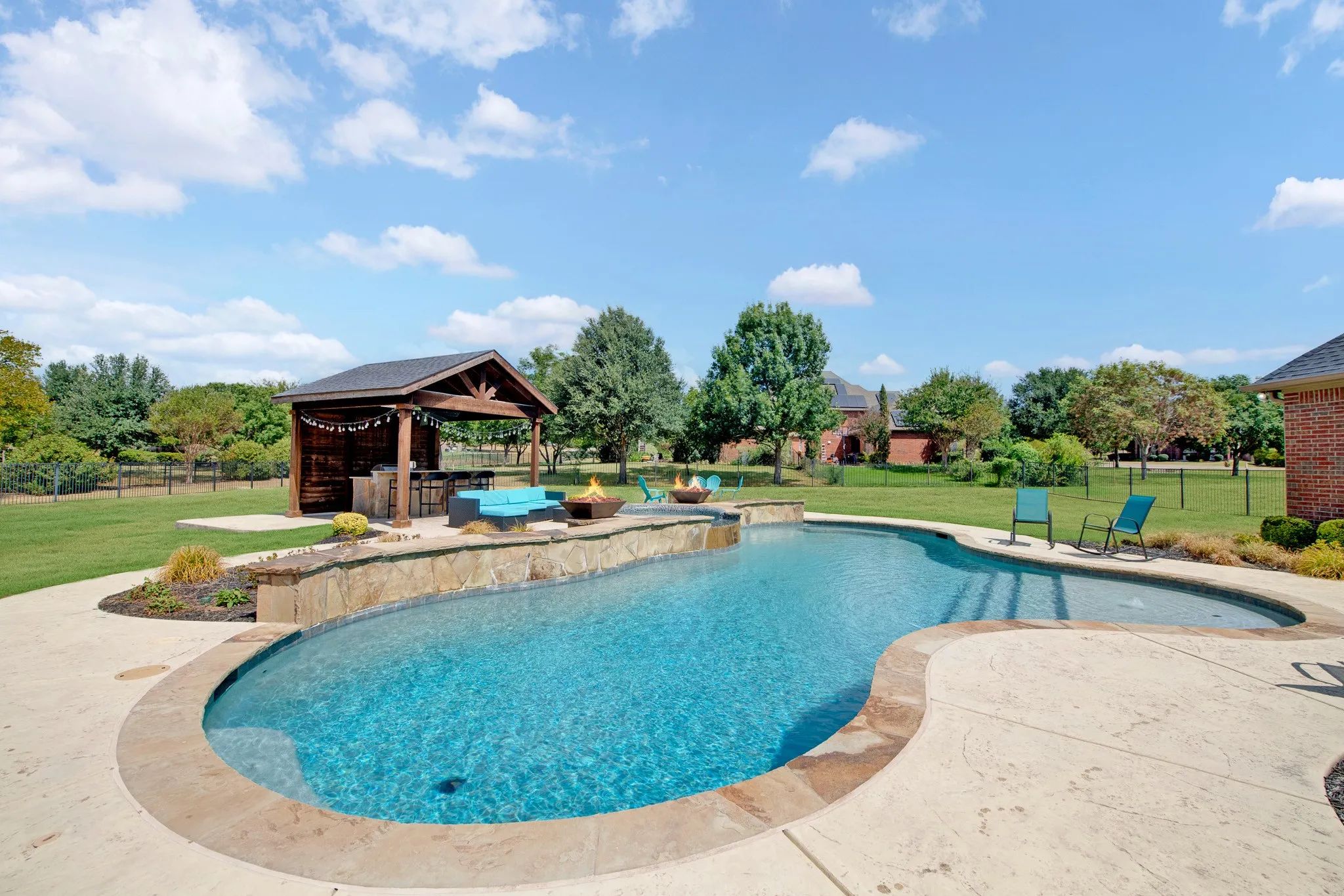 Single Family Residence For Sale in Tarrant County , 3833 Eagles Nest Trail, Burleson, Texas 76028, 4 Bedroom, 3 Bathroom, 3 Garage spaces, 4,166 Sqft, built in 2006, mls#21377510, Real Estate Agent in Burleson, Homes For Sale in Tarrant county, Homes For Sale in Burleson, Realtor in Burleson Texas, Real Estate Brokerage Independent Realty Texas, Luminita Cordes Realtor