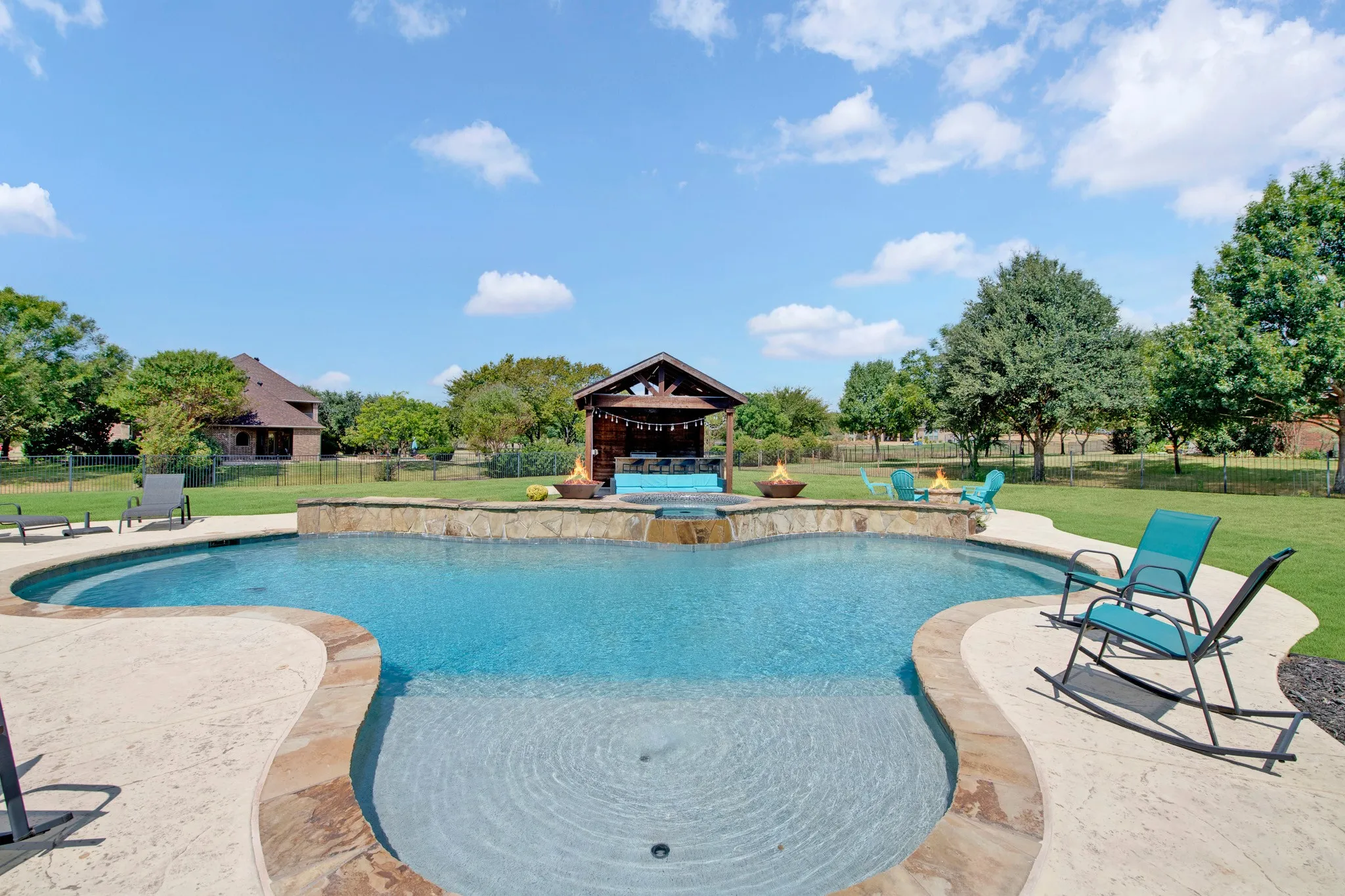Single Family Residence For Sale in Tarrant County , 3833 Eagles Nest Trail, Burleson, Texas 76028, 4 Bedroom, 3 Bathroom, 3 Garage spaces, 4,166 Sqft, built in 2006, mls#21377510, Real Estate Agent in Burleson, Homes For Sale in Tarrant county, Homes For Sale in Burleson, Realtor in Burleson Texas, Real Estate Brokerage Independent Realty Texas, Luminita Cordes Realtor