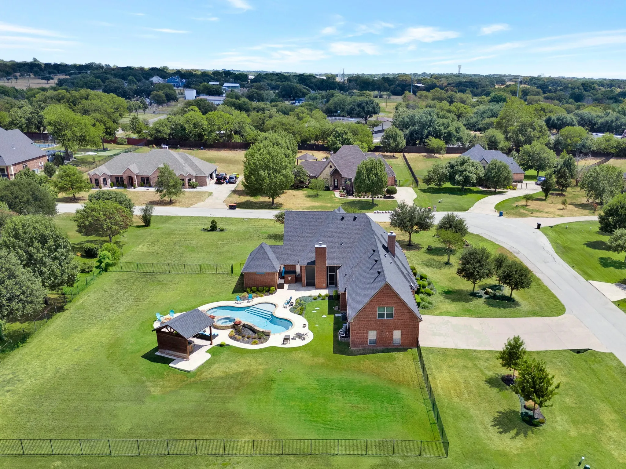 Single Family Residence For Sale in Tarrant County , 3833 Eagles Nest Trail, Burleson, Texas 76028, 4 Bedroom, 3 Bathroom, 3 Garage spaces, 4,166 Sqft, built in 2006, mls#21377510, Real Estate Agent in Burleson, Homes For Sale in Tarrant county, Homes For Sale in Burleson, Realtor in Burleson Texas, Real Estate Brokerage Independent Realty Texas, Luminita Cordes Realtor