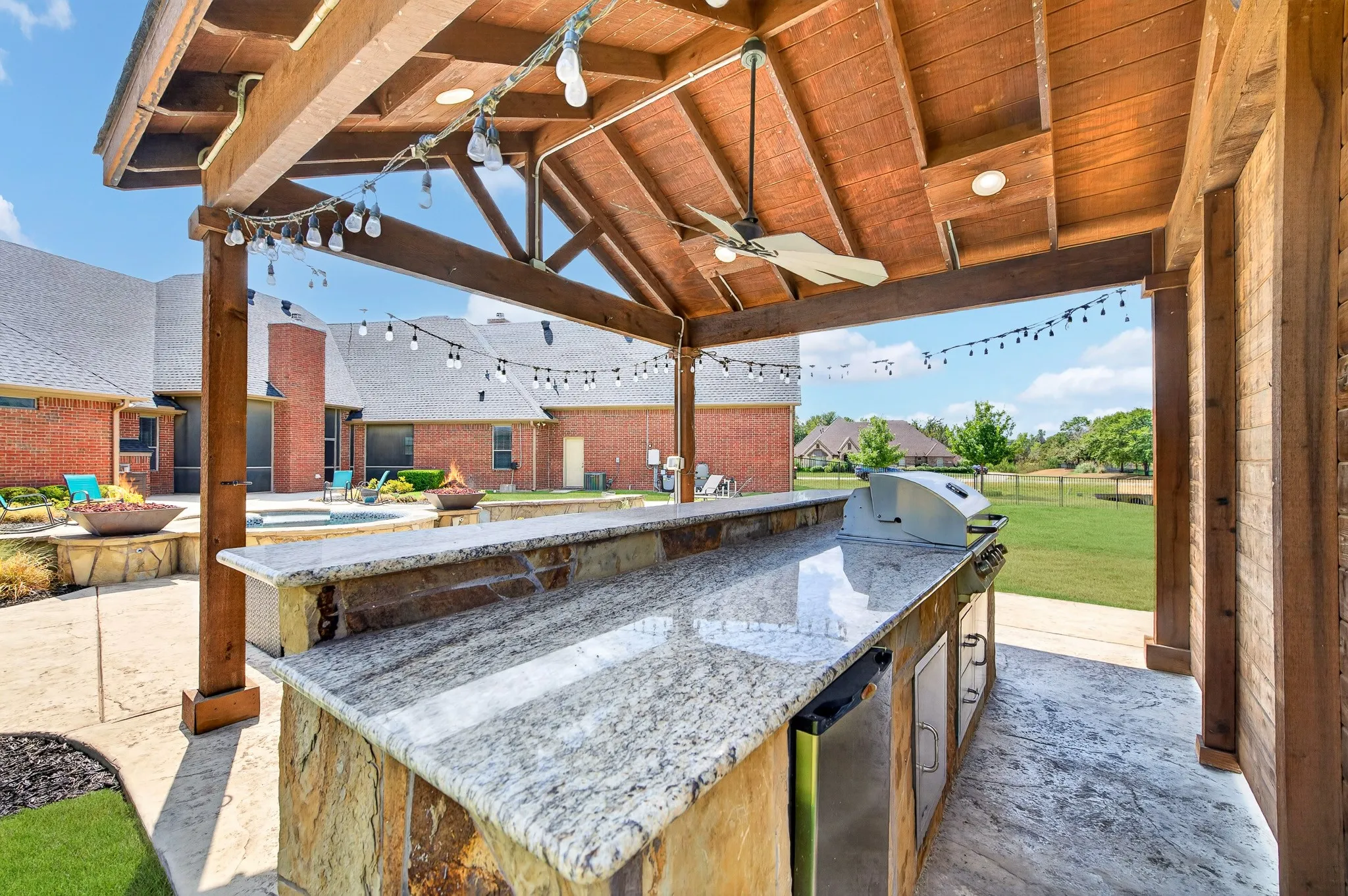 Single Family Residence For Sale in Tarrant County , 3833 Eagles Nest Trail, Burleson, Texas 76028, 4 Bedroom, 3 Bathroom, 3 Garage spaces, 4,166 Sqft, built in 2006, mls#21377510, Real Estate Agent in Burleson, Homes For Sale in Tarrant county, Homes For Sale in Burleson, Realtor in Burleson Texas, Real Estate Brokerage Independent Realty Texas, Luminita Cordes Realtor
