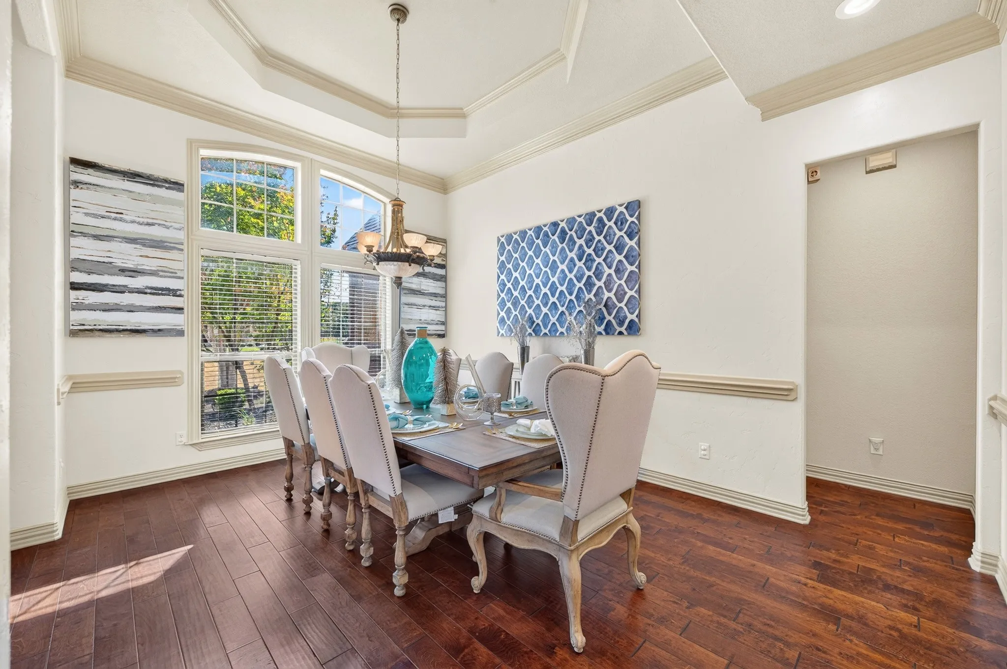 Single Family Residence For Sale in Tarrant County , 3833 Eagles Nest Trail, Burleson, Texas 76028, 4 Bedroom, 3 Bathroom, 3 Garage spaces, 4,166 Sqft, built in 2006, mls#21377510, Real Estate Agent in Burleson, Homes For Sale in Tarrant county, Homes For Sale in Burleson, Realtor in Burleson Texas, Real Estate Brokerage Independent Realty Texas, Luminita Cordes Realtor