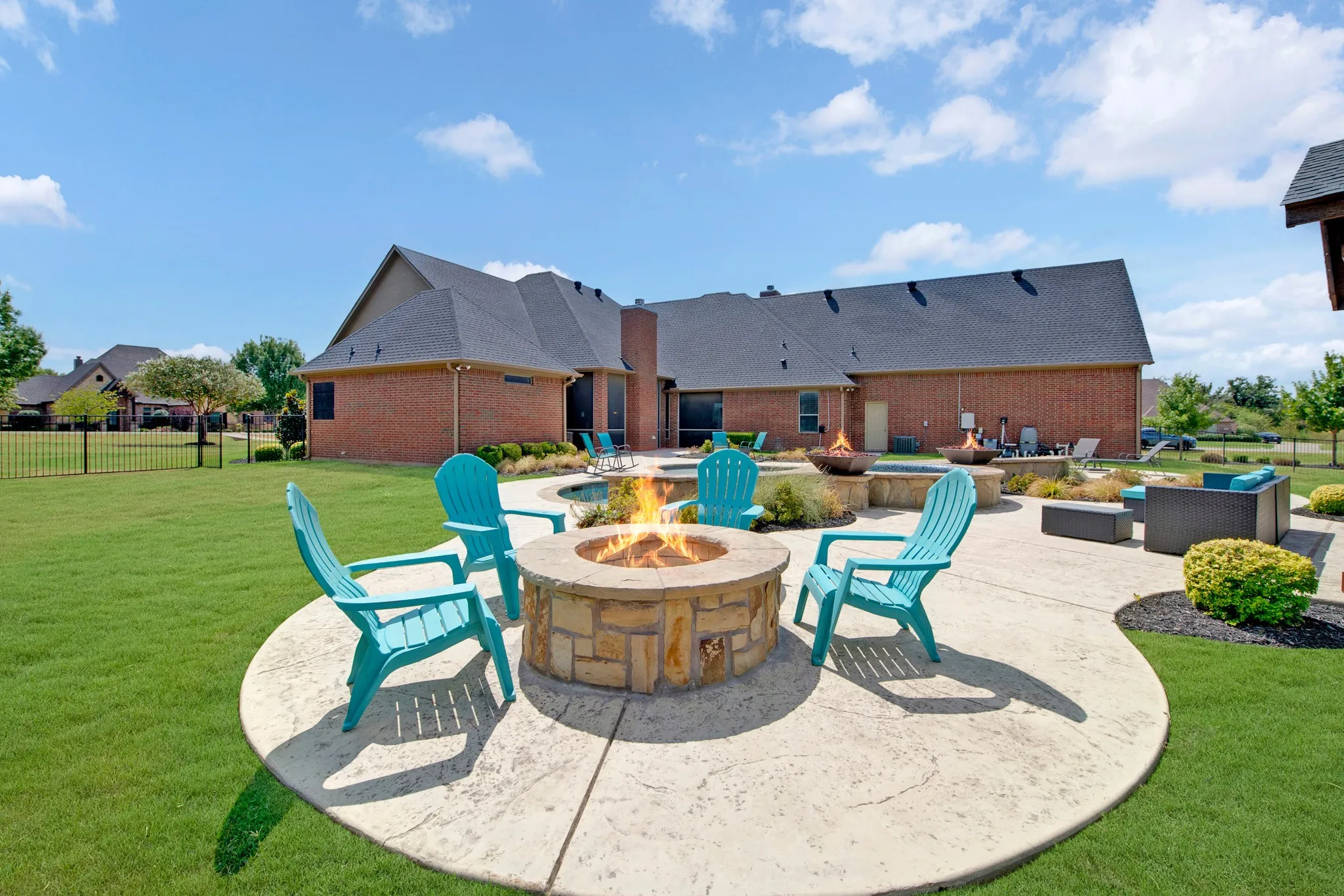 Single Family Residence For Sale in Tarrant County , 3833 Eagles Nest Trail, Burleson, Texas 76028, 4 Bedroom, 3 Bathroom, 3 Garage spaces, 4,166 Sqft, built in 2006, mls#21377510, Real Estate Agent in Burleson, Homes For Sale in Tarrant county, Homes For Sale in Burleson, Realtor in Burleson Texas, Real Estate Brokerage Independent Realty Texas, Luminita Cordes Realtor