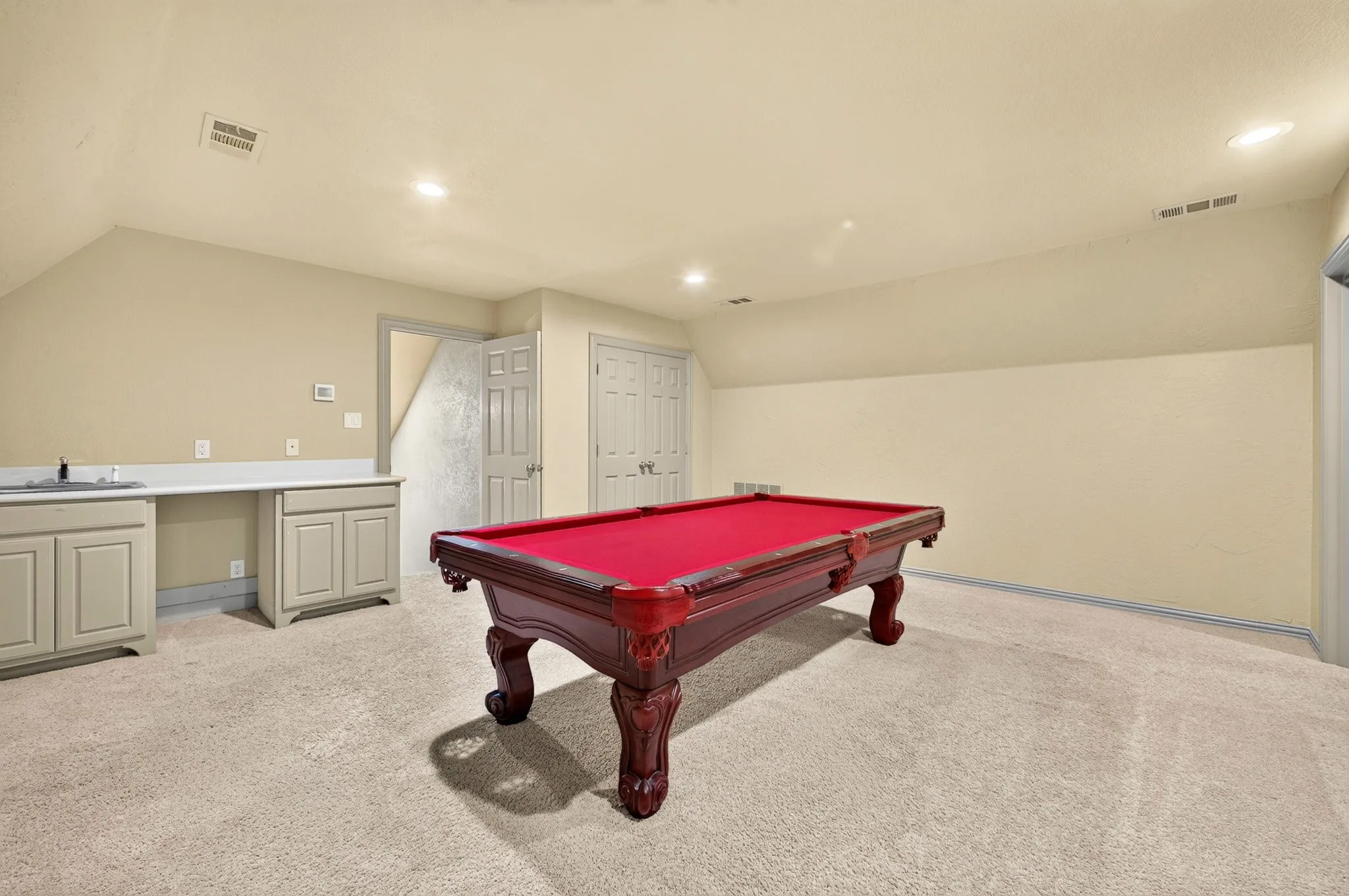 Single Family Residence For Sale in Tarrant County , 3833 Eagles Nest Trail, Burleson, Texas 76028, 4 Bedroom, 3 Bathroom, 3 Garage spaces, 4,166 Sqft, built in 2006, mls#21377510, Real Estate Agent in Burleson, Homes For Sale in Tarrant county, Homes For Sale in Burleson, Realtor in Burleson Texas, Real Estate Brokerage Independent Realty Texas, Luminita Cordes Realtor