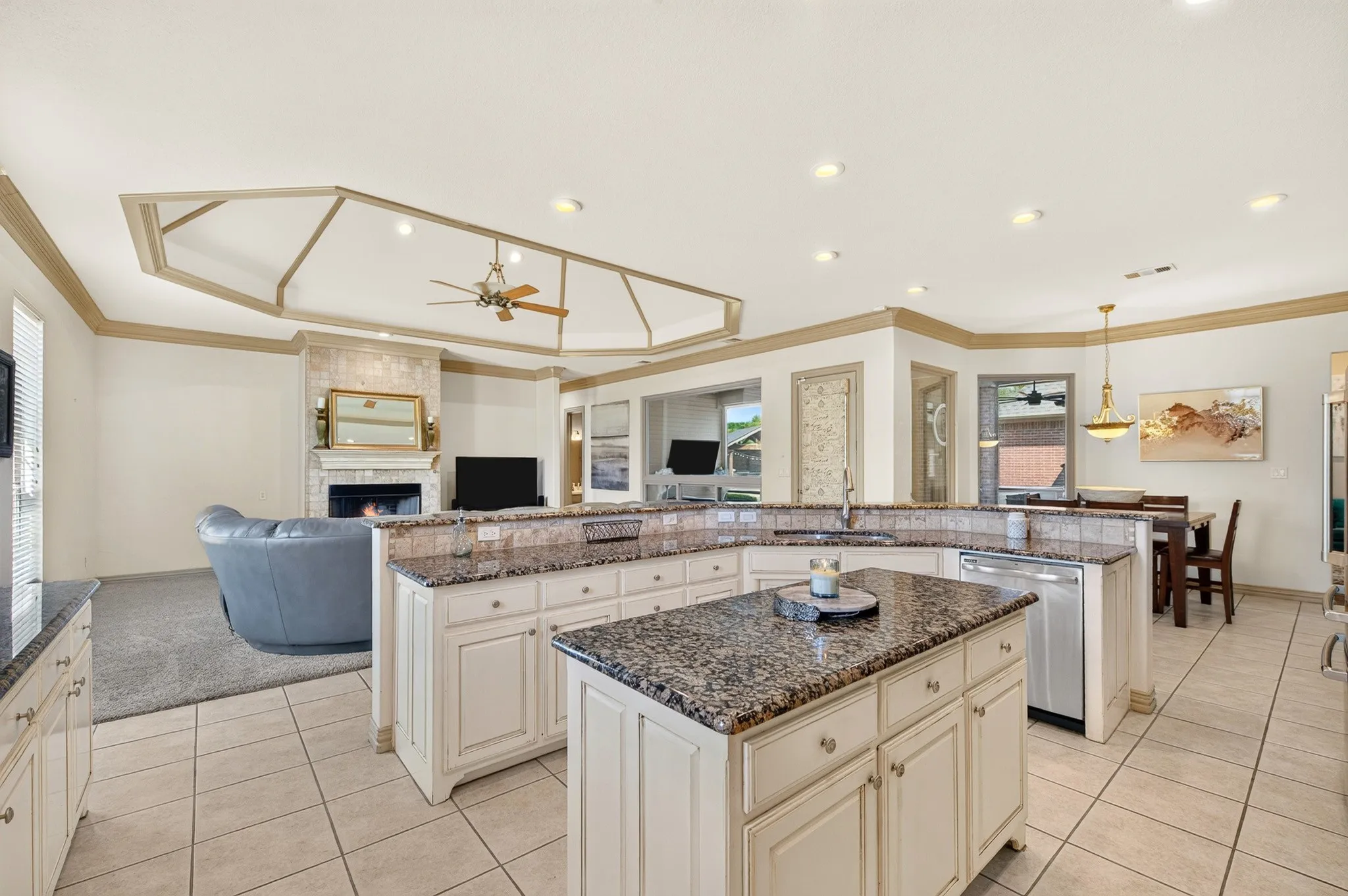 Single Family Residence For Sale in Tarrant County , 3833 Eagles Nest Trail, Burleson, Texas 76028, 4 Bedroom, 3 Bathroom, 3 Garage spaces, 4,166 Sqft, built in 2006, mls#21377510, Real Estate Agent in Burleson, Homes For Sale in Tarrant county, Homes For Sale in Burleson, Realtor in Burleson Texas, Real Estate Brokerage Independent Realty Texas, Luminita Cordes Realtor