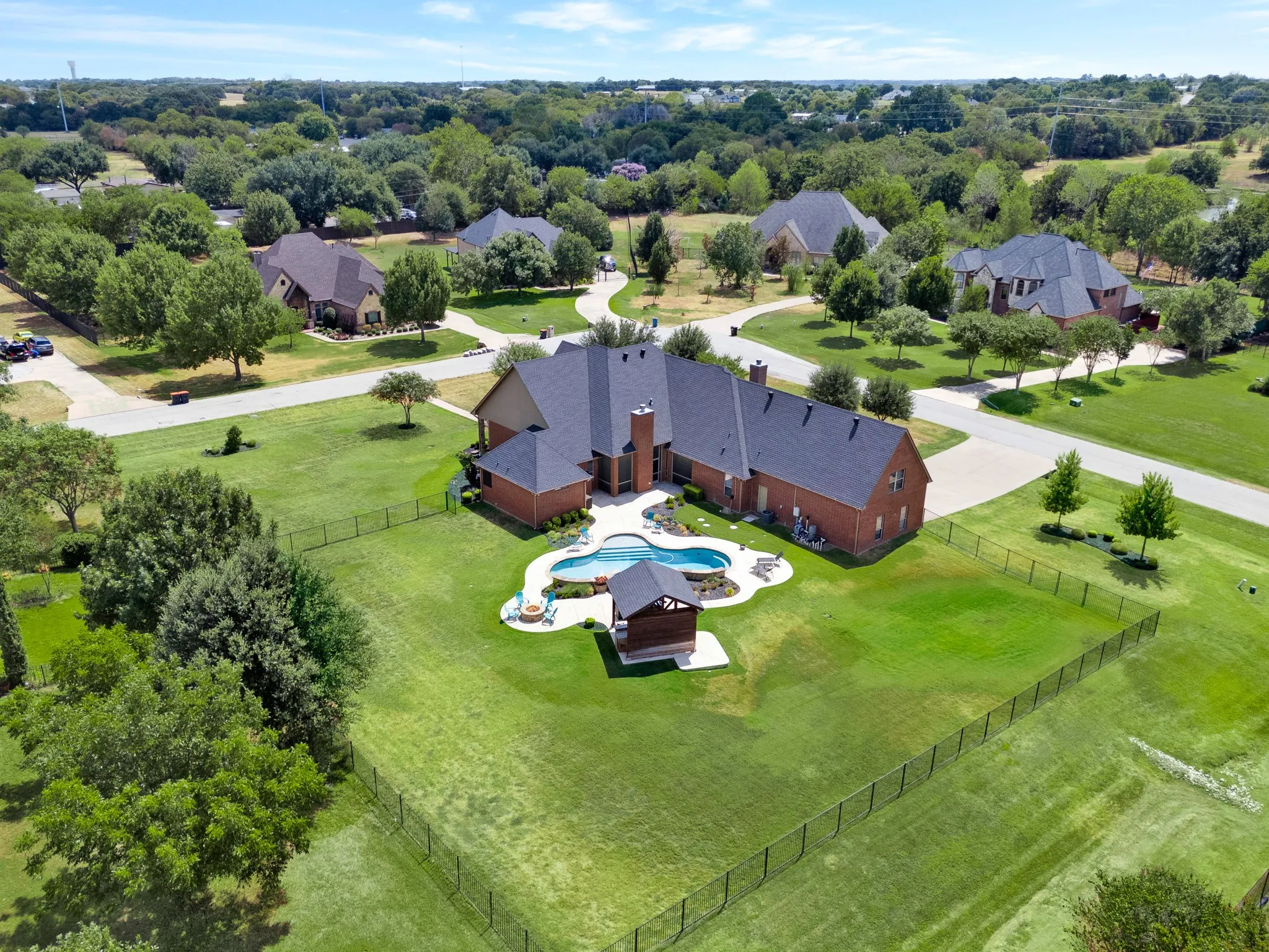 Single Family Residence For Sale in Tarrant County , 3833 Eagles Nest Trail, Burleson, Texas 76028, 4 Bedroom, 3 Bathroom, 3 Garage spaces, 4,166 Sqft, built in 2006, mls#21377510, Real Estate Agent in Burleson, Homes For Sale in Tarrant county, Homes For Sale in Burleson, Realtor in Burleson Texas, Real Estate Brokerage Independent Realty Texas, Luminita Cordes Realtor