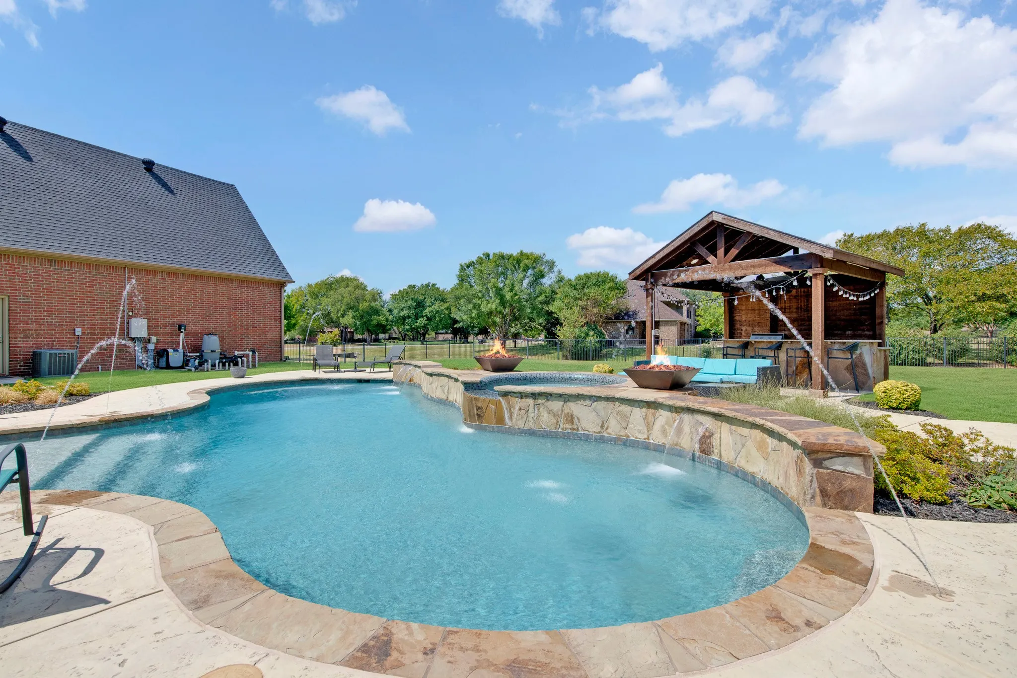 Single Family Residence For Sale in Tarrant County , 3833 Eagles Nest Trail, Burleson, Texas 76028, 4 Bedroom, 3 Bathroom, 3 Garage spaces, 4,166 Sqft, built in 2006, mls#21377510, Real Estate Agent in Burleson, Homes For Sale in Tarrant county, Homes For Sale in Burleson, Realtor in Burleson Texas, Real Estate Brokerage Independent Realty Texas, Luminita Cordes Realtor