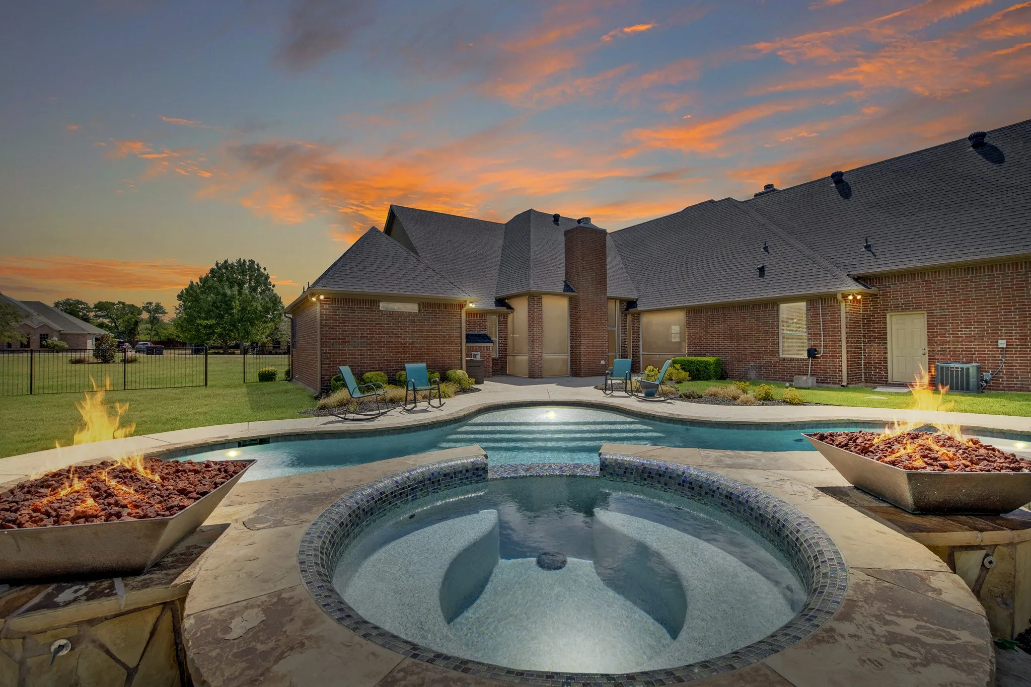 Single Family Residence For Sale in Tarrant County , 3833 Eagles Nest Trail, Burleson, Texas 76028, 4 Bedroom, 3 Bathroom, 3 Garage spaces, 4,166 Sqft, built in 2006, mls#21377510, Real Estate Agent in Burleson, Homes For Sale in Tarrant county, Homes For Sale in Burleson, Realtor in Burleson Texas, Real Estate Brokerage Independent Realty Texas, Luminita Cordes Realtor