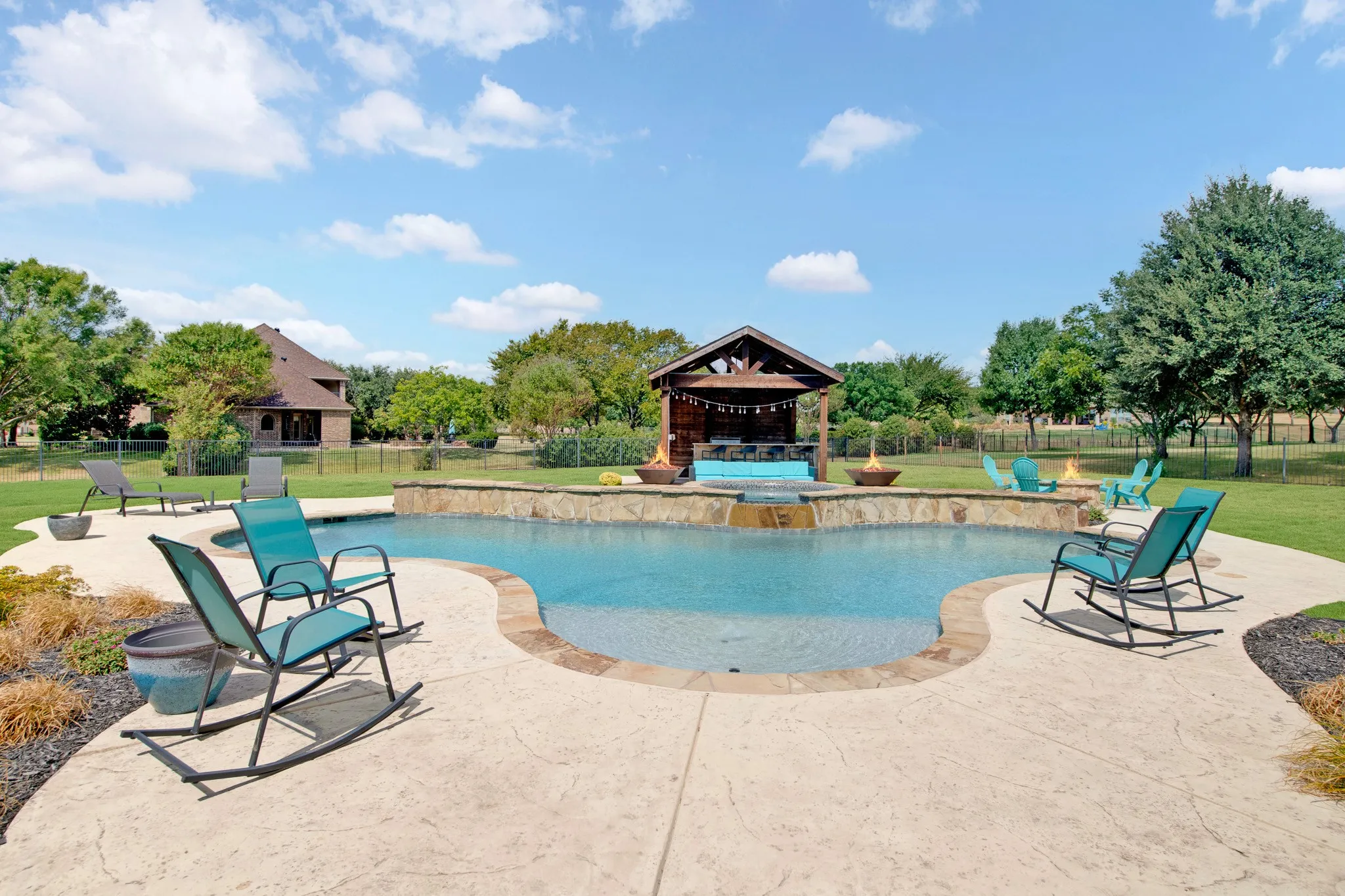 Single Family Residence For Sale in Tarrant County , 3833 Eagles Nest Trail, Burleson, Texas 76028, 4 Bedroom, 3 Bathroom, 3 Garage spaces, 4,166 Sqft, built in 2006, mls#21377510, Real Estate Agent in Burleson, Homes For Sale in Tarrant county, Homes For Sale in Burleson, Realtor in Burleson Texas, Real Estate Brokerage Independent Realty Texas, Luminita Cordes Realtor