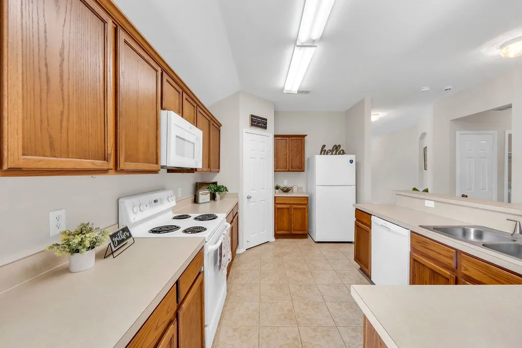 Single Family Residence For Sale in Collin County , 1320 Periwinkle Drive, Wylie, Texas 75098, 4 Bedroom, 2 Bathroom, 2 Garage spaces, 2,124 Sqft, built in 2004, mls#21390544, Real Estate Agent in Wylie, Homes For Sale in Collin county, Homes For Sale in Wylie, Realtor in Wylie Texas, Real Estate Brokerage Independent Realty Texas, Luminita Cordes Realtor