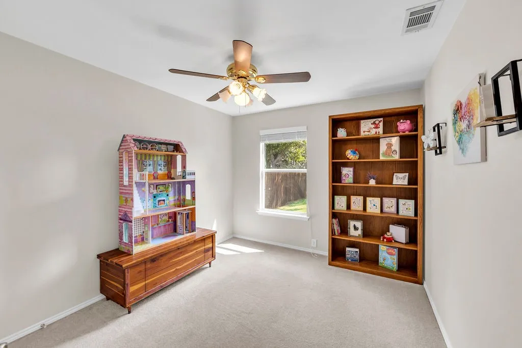 Single Family Residence For Sale in Collin County , 1320 Periwinkle Drive, Wylie, Texas 75098, 4 Bedroom, 2 Bathroom, 2 Garage spaces, 2,124 Sqft, built in 2004, mls#21390544, Real Estate Agent in Wylie, Homes For Sale in Collin county, Homes For Sale in Wylie, Realtor in Wylie Texas, Real Estate Brokerage Independent Realty Texas, Luminita Cordes Realtor