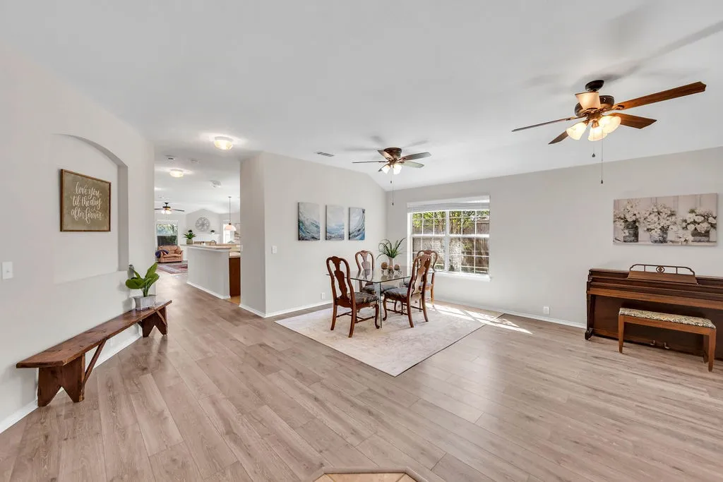 Single Family Residence For Sale in Collin County , 1320 Periwinkle Drive, Wylie, Texas 75098, 4 Bedroom, 2 Bathroom, 2 Garage spaces, 2,124 Sqft, built in 2004, mls#21390544, Real Estate Agent in Wylie, Homes For Sale in Collin county, Homes For Sale in Wylie, Realtor in Wylie Texas, Real Estate Brokerage Independent Realty Texas, Luminita Cordes Realtor
