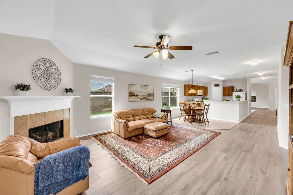 Single Family Residence For Sale in Collin County , 1320 Periwinkle Drive, Wylie, Texas 75098, 4 Bedroom, 2 Bathroom, 2 Garage spaces, 2,124 Sqft, built in 2004, mls#21390544, Real Estate Agent in Wylie, Homes For Sale in Collin county, Homes For Sale in Wylie, Realtor in Wylie Texas, Real Estate Brokerage Independent Realty Texas, Luminita Cordes Realtor