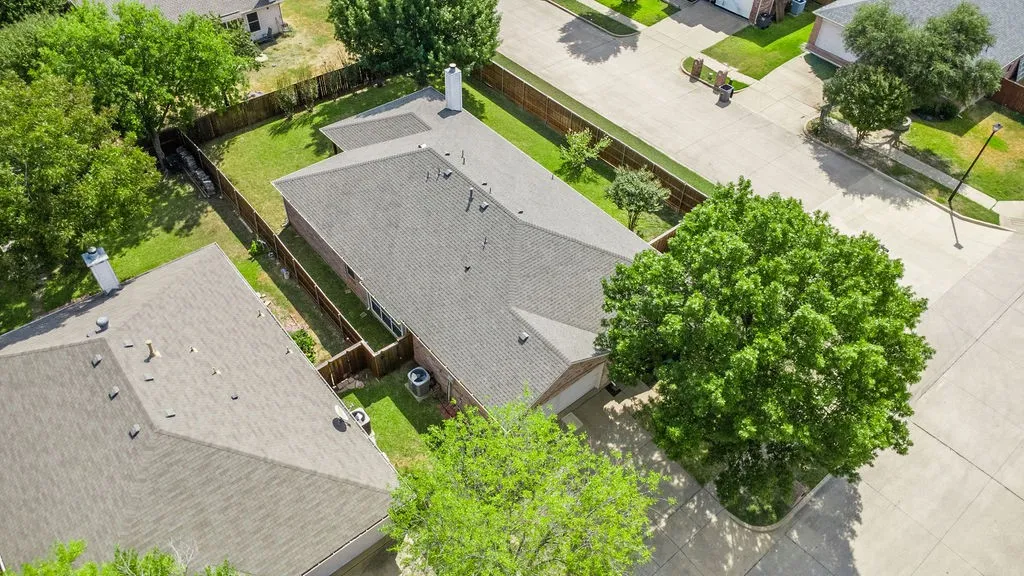 Single Family Residence For Sale in Collin County , 1320 Periwinkle Drive, Wylie, Texas 75098, 4 Bedroom, 2 Bathroom, 2 Garage spaces, 2,124 Sqft, built in 2004, mls#21390544, Real Estate Agent in Wylie, Homes For Sale in Collin county, Homes For Sale in Wylie, Realtor in Wylie Texas, Real Estate Brokerage Independent Realty Texas, Luminita Cordes Realtor