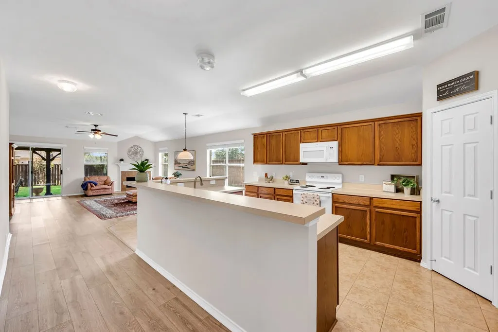 Single Family Residence For Sale in Collin County , 1320 Periwinkle Drive, Wylie, Texas 75098, 4 Bedroom, 2 Bathroom, 2 Garage spaces, 2,124 Sqft, built in 2004, mls#21390544, Real Estate Agent in Wylie, Homes For Sale in Collin county, Homes For Sale in Wylie, Realtor in Wylie Texas, Real Estate Brokerage Independent Realty Texas, Luminita Cordes Realtor