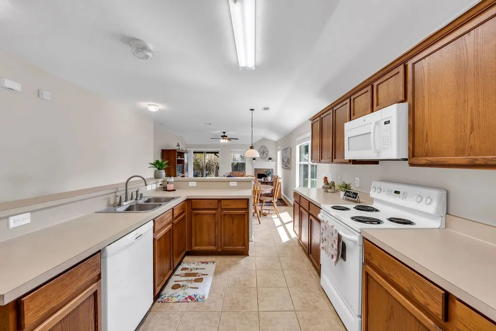 Single Family Residence For Sale in Collin County , 1320 Periwinkle Drive, Wylie, Texas 75098, 4 Bedroom, 2 Bathroom, 2 Garage spaces, 2,124 Sqft, built in 2004, mls#21390544, Real Estate Agent in Wylie, Homes For Sale in Collin county, Homes For Sale in Wylie, Realtor in Wylie Texas, Real Estate Brokerage Independent Realty Texas, Luminita Cordes Realtor