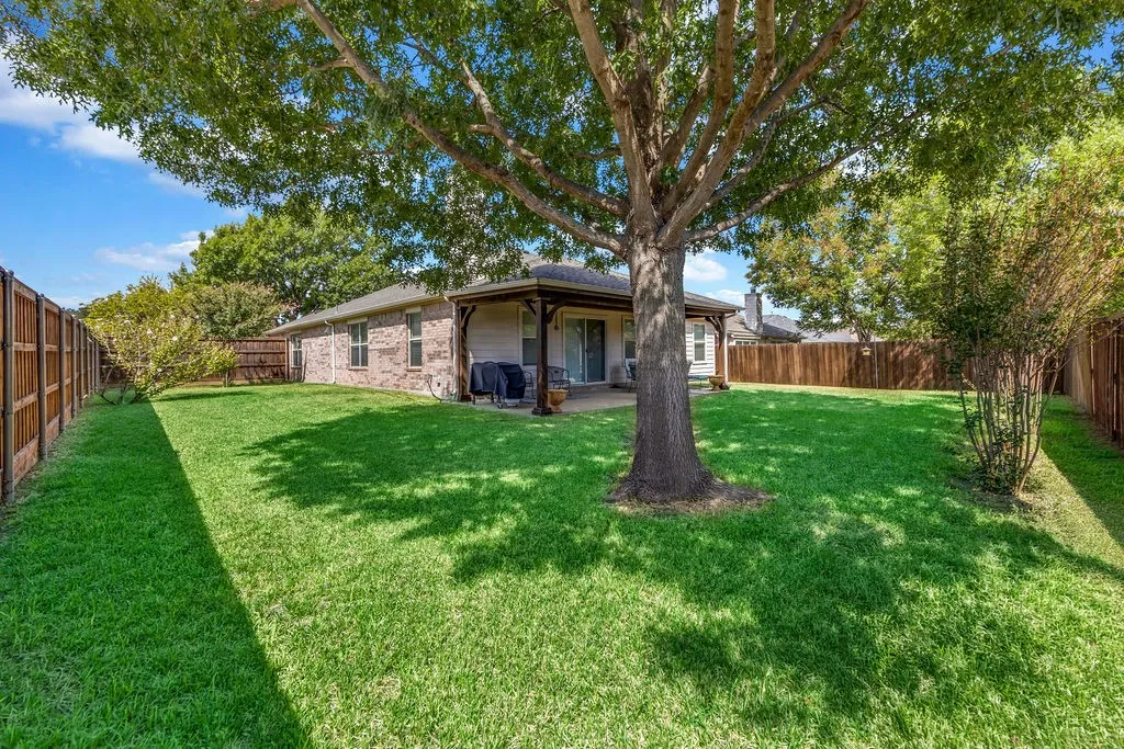 Single Family Residence For Sale in Collin County , 1320 Periwinkle Drive, Wylie, Texas 75098, 4 Bedroom, 2 Bathroom, 2 Garage spaces, 2,124 Sqft, built in 2004, mls#21390544, Real Estate Agent in Wylie, Homes For Sale in Collin county, Homes For Sale in Wylie, Realtor in Wylie Texas, Real Estate Brokerage Independent Realty Texas, Luminita Cordes Realtor
