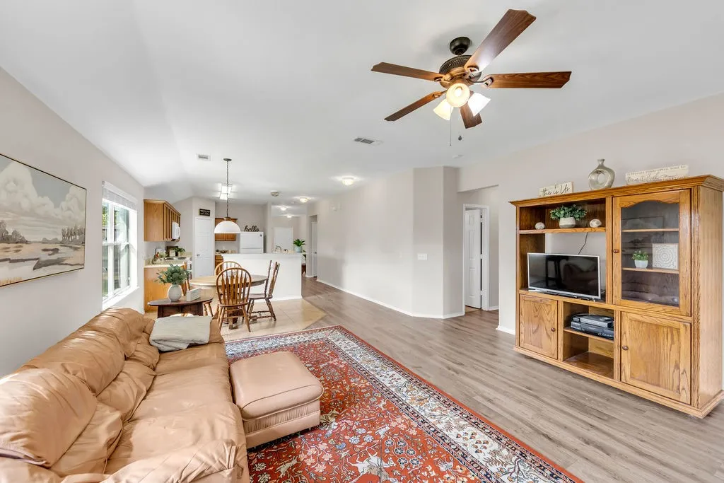 Single Family Residence For Sale in Collin County , 1320 Periwinkle Drive, Wylie, Texas 75098, 4 Bedroom, 2 Bathroom, 2 Garage spaces, 2,124 Sqft, built in 2004, mls#21390544, Real Estate Agent in Wylie, Homes For Sale in Collin county, Homes For Sale in Wylie, Realtor in Wylie Texas, Real Estate Brokerage Independent Realty Texas, Luminita Cordes Realtor