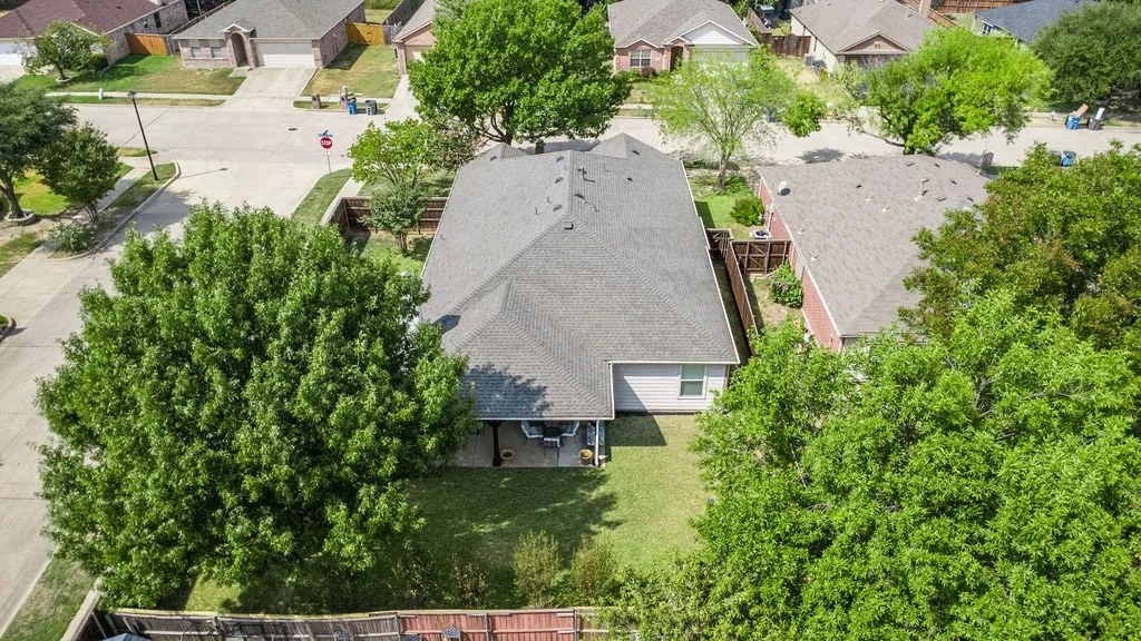 Single Family Residence For Sale in Collin County , 1320 Periwinkle Drive, Wylie, Texas 75098, 4 Bedroom, 2 Bathroom, 2 Garage spaces, 2,124 Sqft, built in 2004, mls#21390544, Real Estate Agent in Wylie, Homes For Sale in Collin county, Homes For Sale in Wylie, Realtor in Wylie Texas, Real Estate Brokerage Independent Realty Texas, Luminita Cordes Realtor