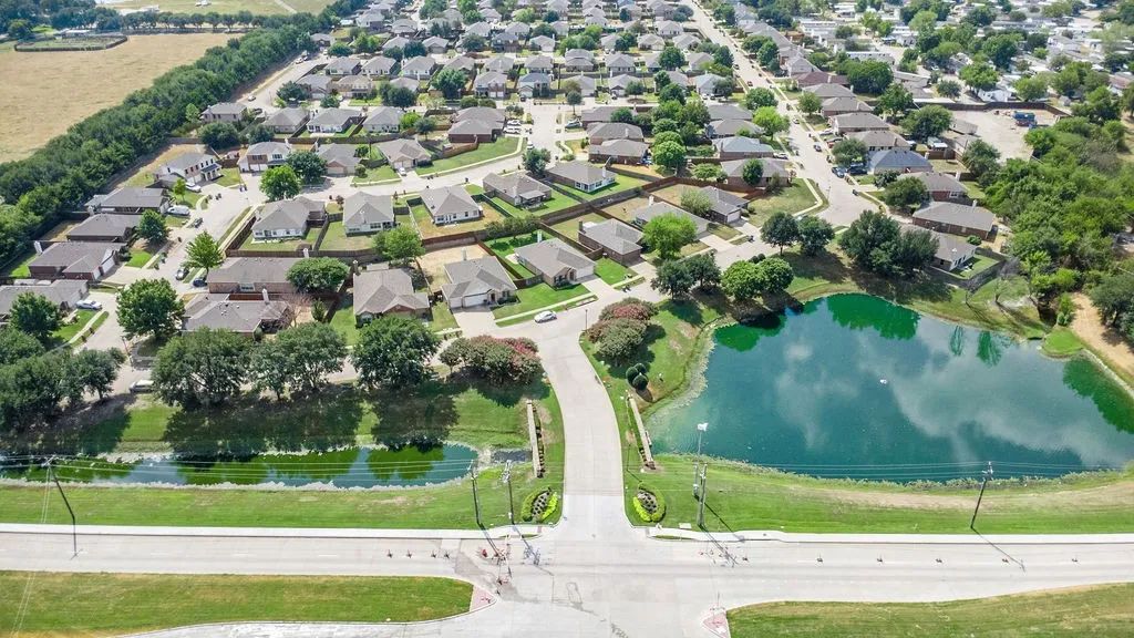 Single Family Residence For Sale in Collin County , 1320 Periwinkle Drive, Wylie, Texas 75098, 4 Bedroom, 2 Bathroom, 2 Garage spaces, 2,124 Sqft, built in 2004, mls#21390544, Real Estate Agent in Wylie, Homes For Sale in Collin county, Homes For Sale in Wylie, Realtor in Wylie Texas, Real Estate Brokerage Independent Realty Texas, Luminita Cordes Realtor