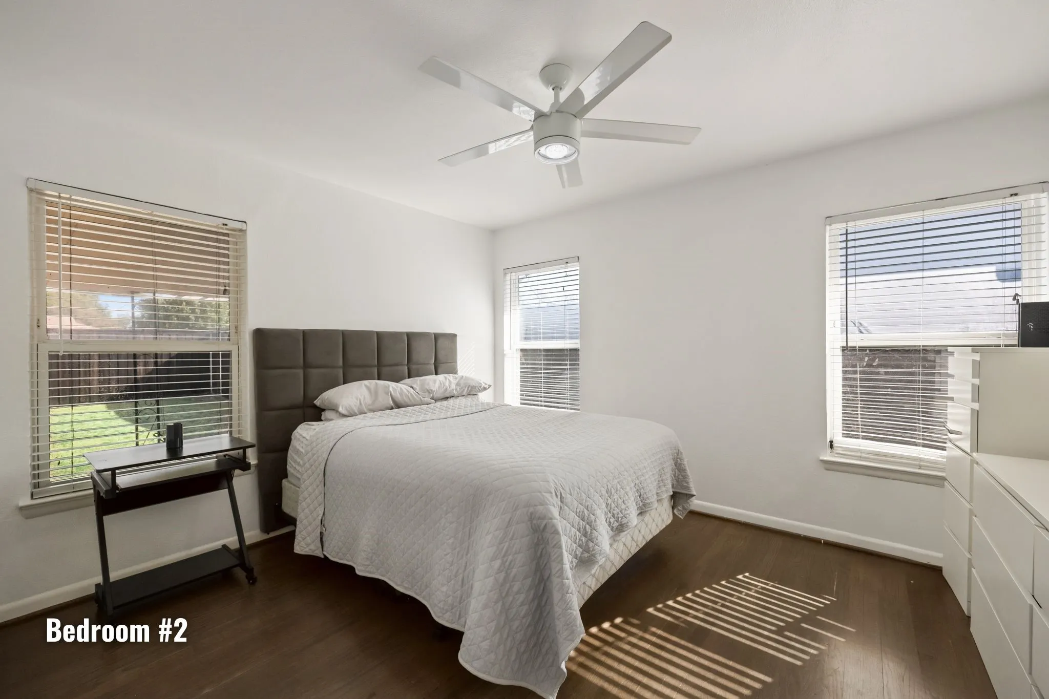 Single Family Residence For Sale in Dallas County , 3727 Hawick Lane, Dallas, Texas 75220, 3 Bedroom, 1 Bathroom, 2 Garage spaces, 1,420 Sqft, built in 1952, mls#21391336, Real Estate Agent in Dallas, Homes For Sale in Dallas county, Homes For Sale in Dallas, Realtor in Dallas Texas, Real Estate Brokerage Independent Realty Texas, Luminita Cordes Realtor