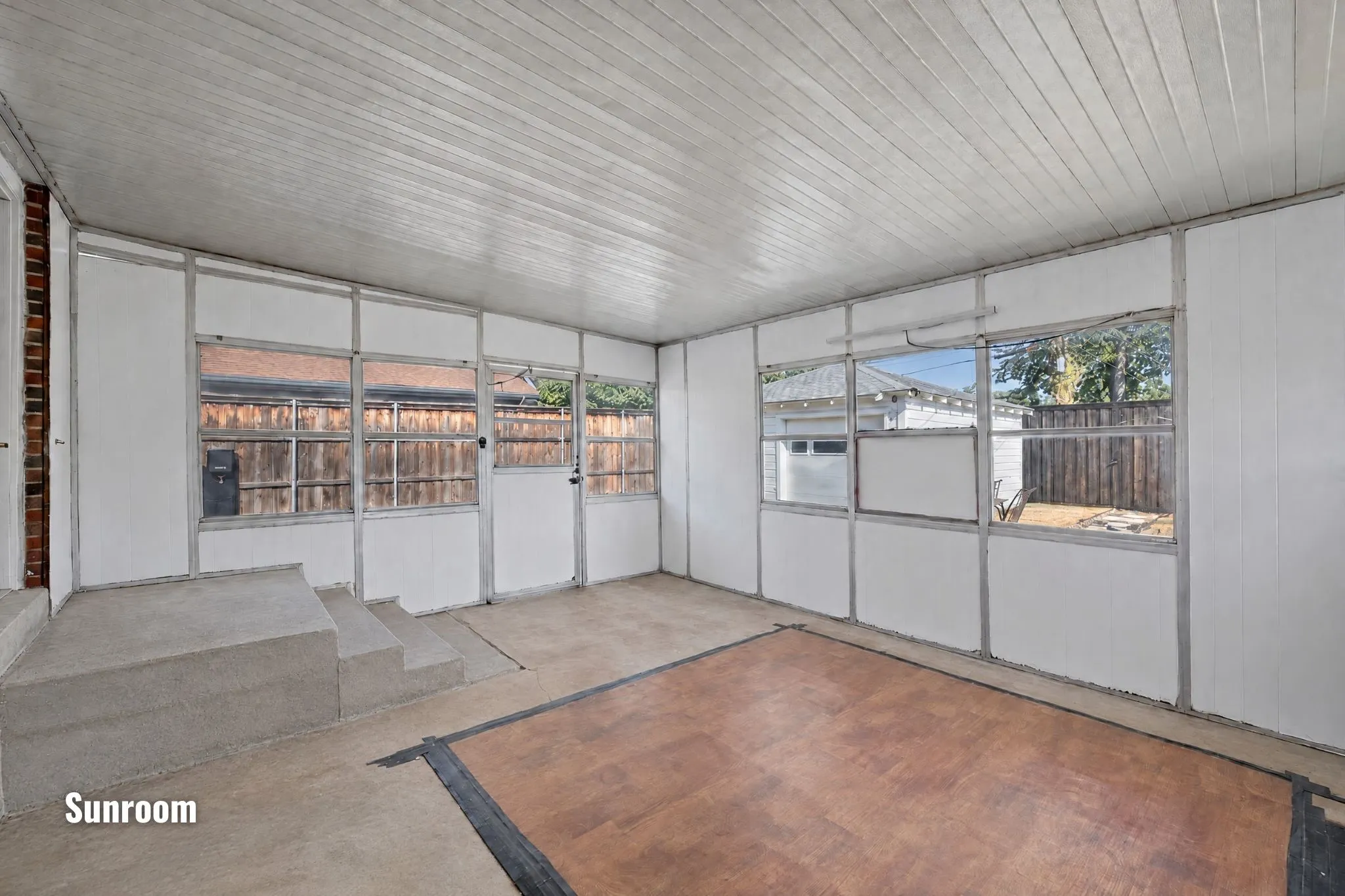 Single Family Residence For Sale in Dallas County , 3727 Hawick Lane, Dallas, Texas 75220, 3 Bedroom, 1 Bathroom, 2 Garage spaces, 1,420 Sqft, built in 1952, mls#21391336, Real Estate Agent in Dallas, Homes For Sale in Dallas county, Homes For Sale in Dallas, Realtor in Dallas Texas, Real Estate Brokerage Independent Realty Texas, Luminita Cordes Realtor