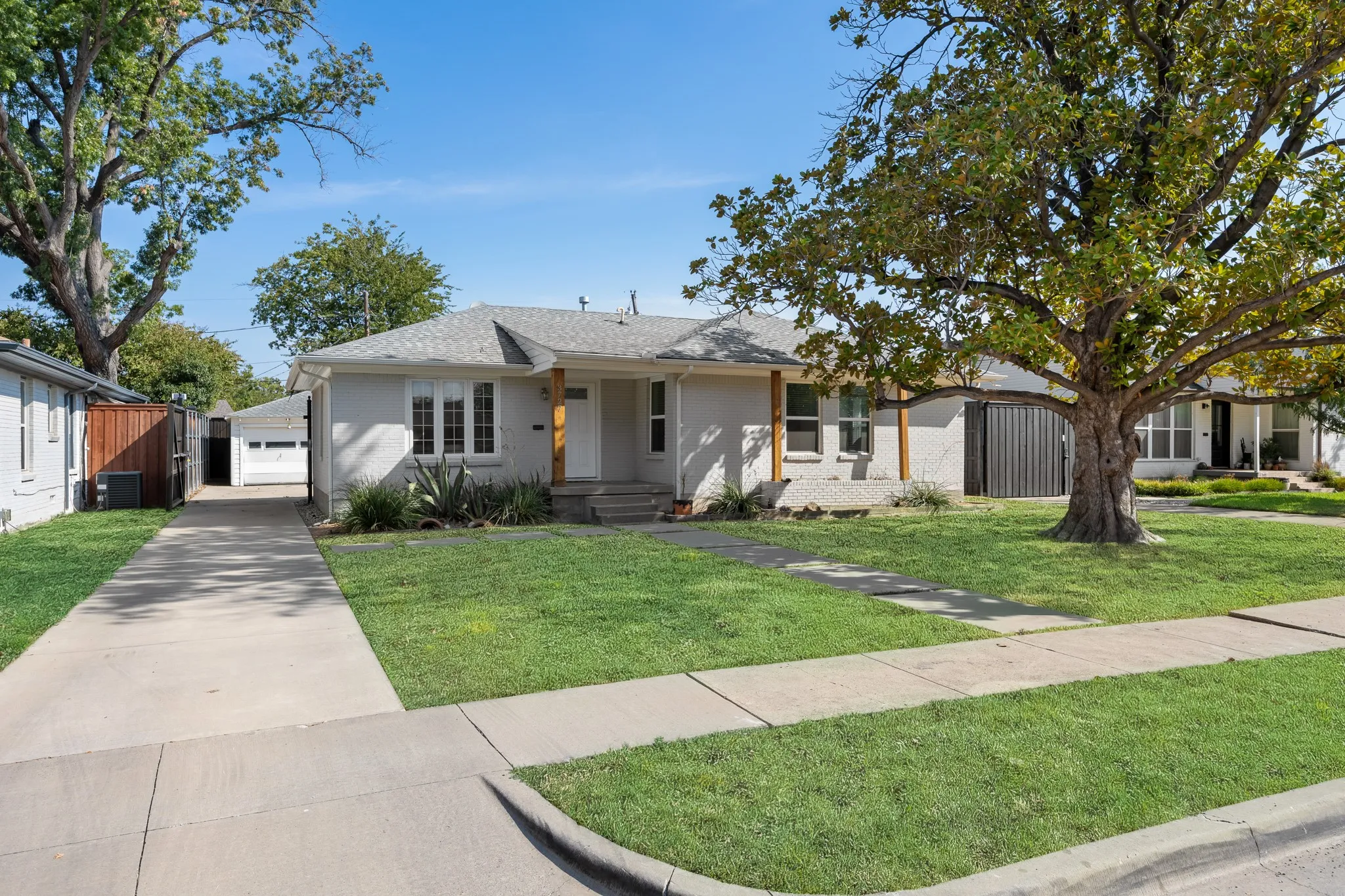 Single Family Residence For Sale in Dallas County , 3727 Hawick Lane, Dallas, Texas 75220, 3 Bedroom, 1 Bathroom, 2 Garage spaces, 1,420 Sqft, built in 1952, mls#21391336, Real Estate Agent in Dallas, Homes For Sale in Dallas county, Homes For Sale in Dallas, Realtor in Dallas Texas, Real Estate Brokerage Independent Realty Texas, Luminita Cordes Realtor