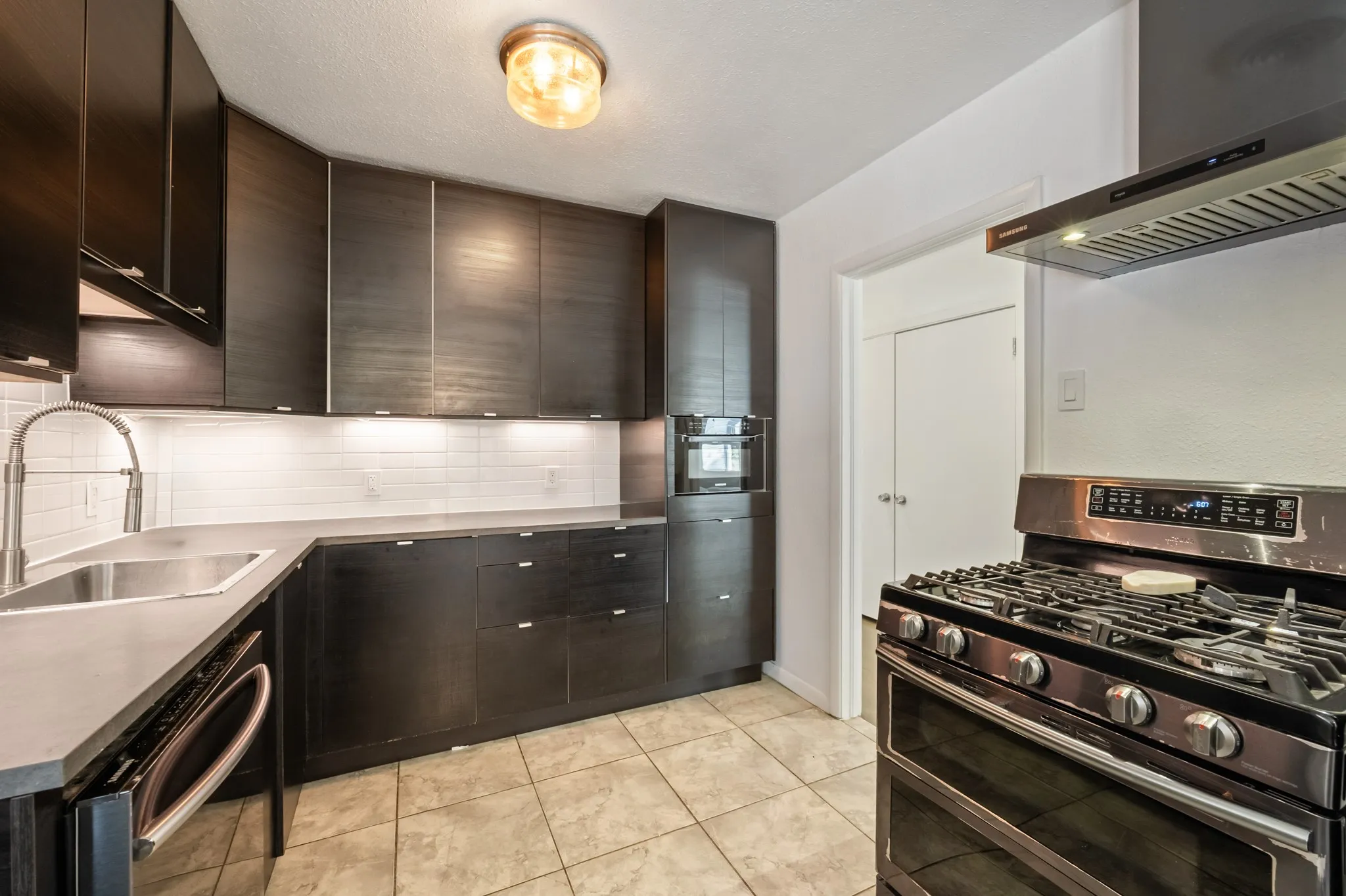 Single Family Residence For Sale in Dallas County , 3727 Hawick Lane, Dallas, Texas 75220, 3 Bedroom, 1 Bathroom, 2 Garage spaces, 1,420 Sqft, built in 1952, mls#21391336, Real Estate Agent in Dallas, Homes For Sale in Dallas county, Homes For Sale in Dallas, Realtor in Dallas Texas, Real Estate Brokerage Independent Realty Texas, Luminita Cordes Realtor