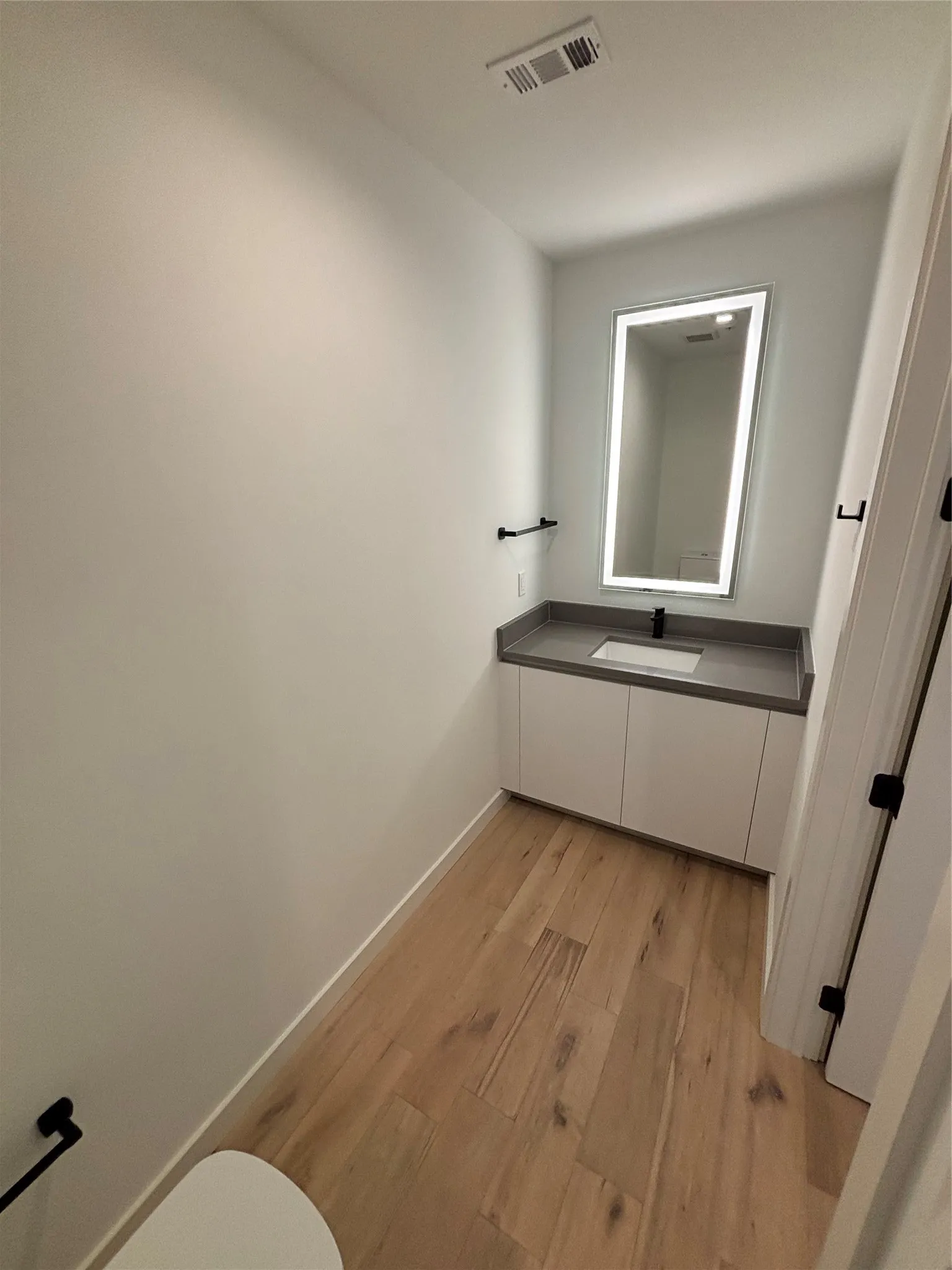 Apartment For Rent in Dallas County , 1801 N Pearl Street 3909, Dallas, Texas 75201, 2 Bedroom, 3 Bathroom, 2 Garage spaces, 1,459 Sqft, built in 2021, mls#21391496, Real Estate Agent in Dallas, Homes For Rent in Dallas county, Homes For Rent in Dallas, Realtor in Dallas Texas, Real Estate Brokerage Independent Realty Texas, Luminita Cordes Realtor