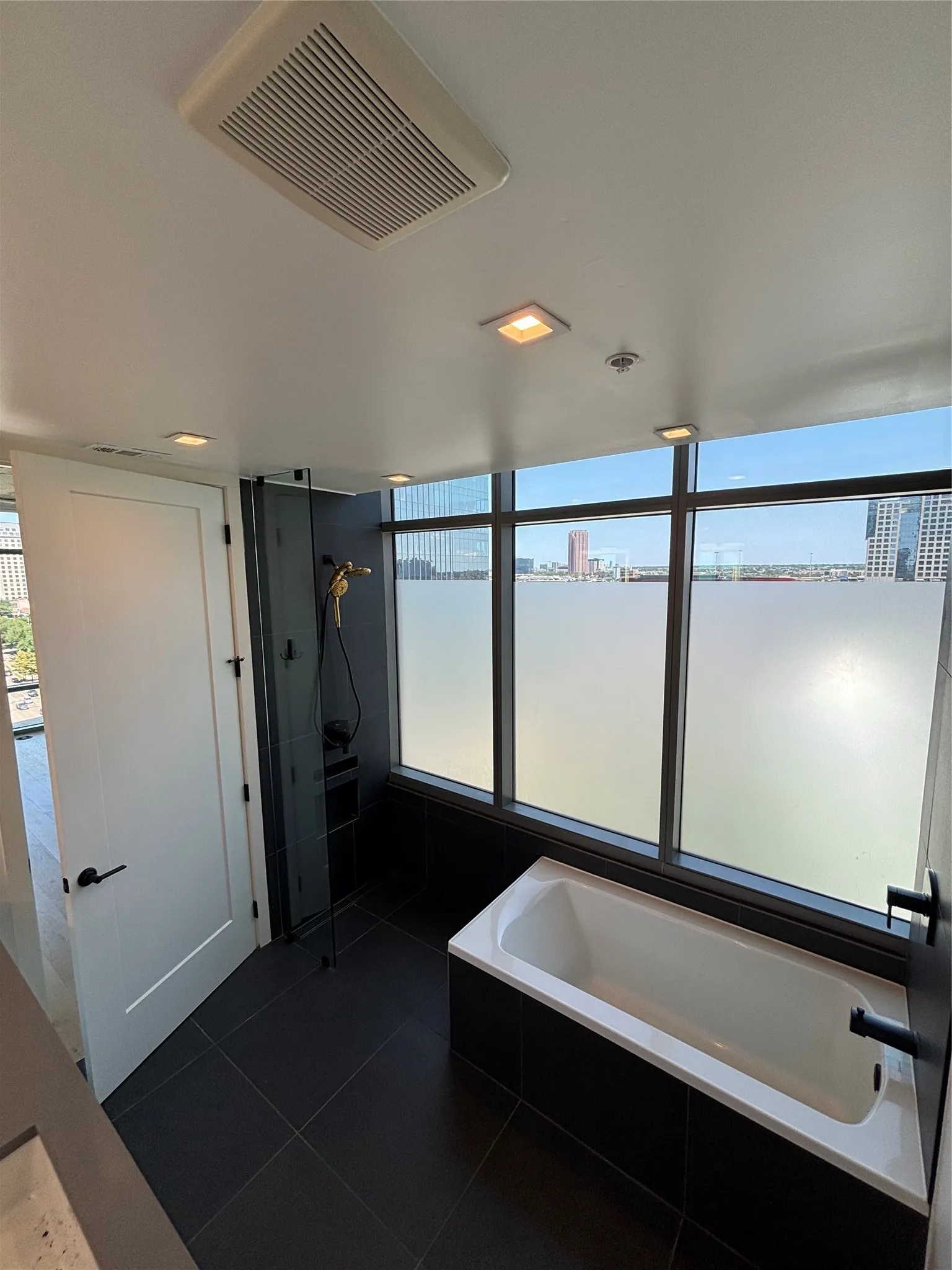 Apartment For Rent in Dallas County , 1801 N Pearl Street 3909, Dallas, Texas 75201, 2 Bedroom, 3 Bathroom, 2 Garage spaces, 1,459 Sqft, built in 2021, mls#21391496, Real Estate Agent in Dallas, Homes For Rent in Dallas county, Homes For Rent in Dallas, Realtor in Dallas Texas, Real Estate Brokerage Independent Realty Texas, Luminita Cordes Realtor