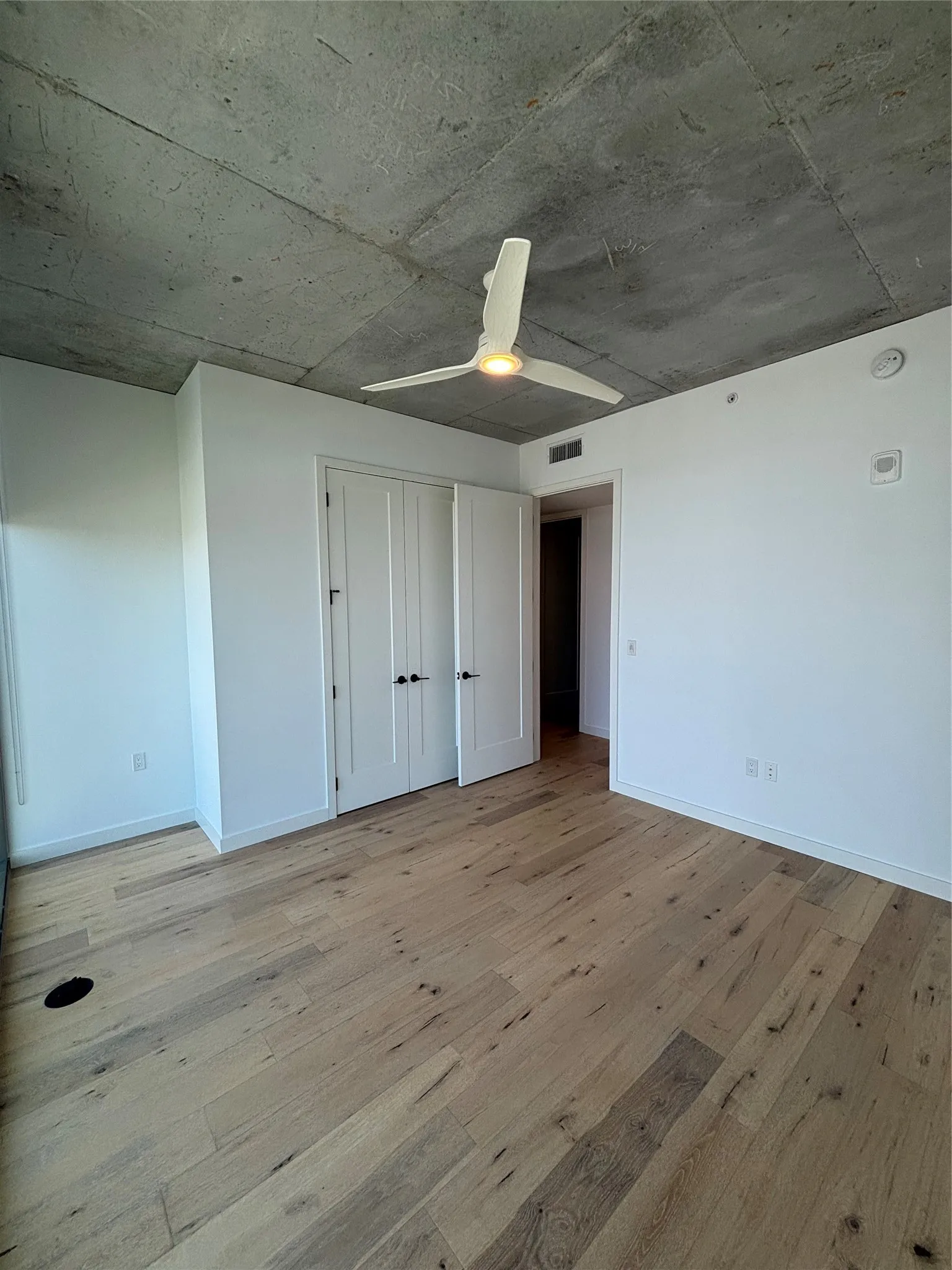 Apartment For Rent in Dallas County , 1801 N Pearl Street 3110, Dallas, Texas 75201, 3 Bedroom, 2 Bathroom, 3 Garage spaces, 1,396 Sqft, built in 2021, mls#21391499, Real Estate Agent in Dallas, Homes For Rent in Dallas county, Homes For Rent in Dallas, Realtor in Dallas Texas, Real Estate Brokerage Independent Realty Texas, Luminita Cordes Realtor
