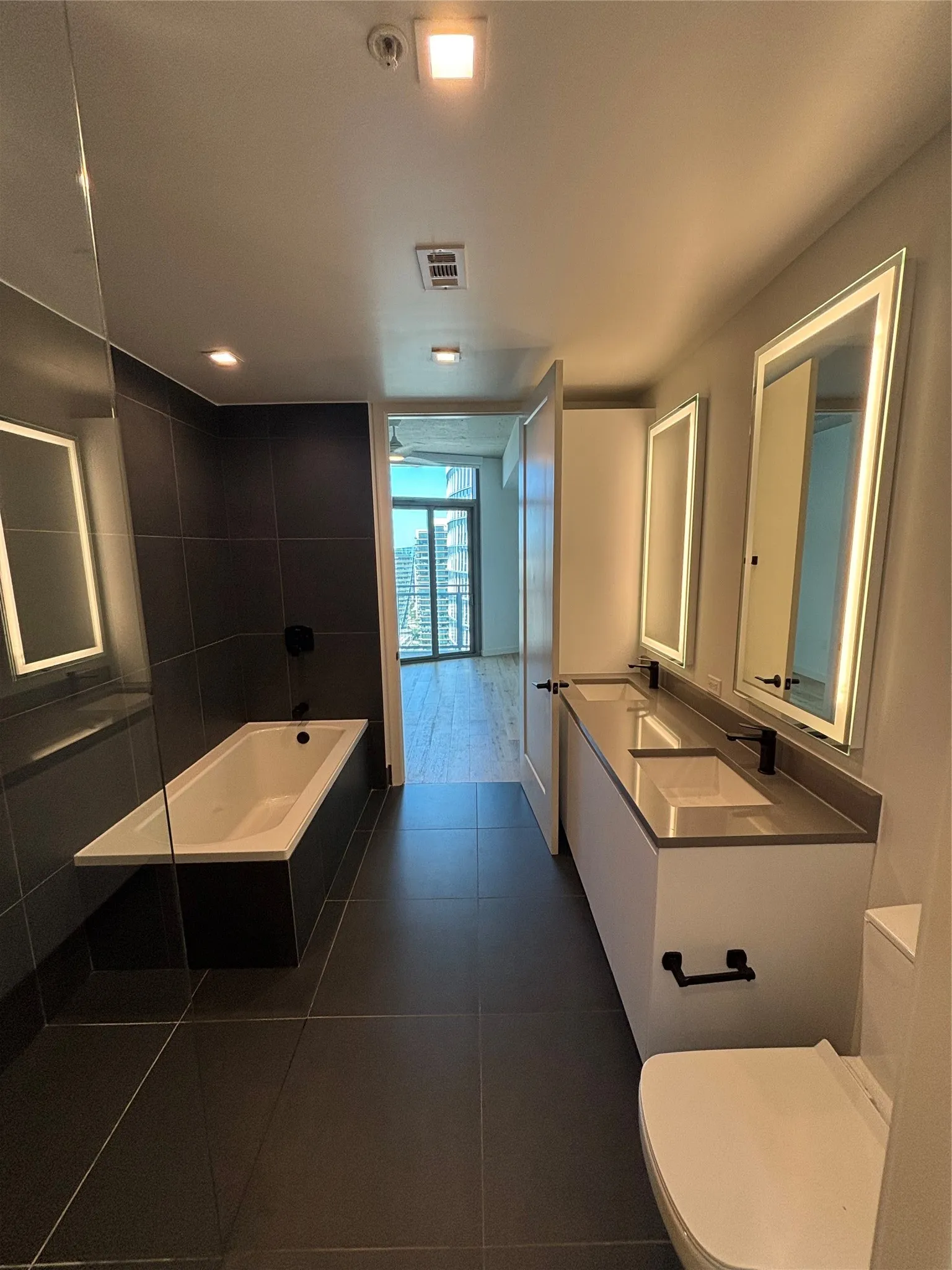 Apartment For Rent in Dallas County , 1801 N Pearl Street 3110, Dallas, Texas 75201, 3 Bedroom, 2 Bathroom, 3 Garage spaces, 1,396 Sqft, built in 2021, mls#21391499, Real Estate Agent in Dallas, Homes For Rent in Dallas county, Homes For Rent in Dallas, Realtor in Dallas Texas, Real Estate Brokerage Independent Realty Texas, Luminita Cordes Realtor