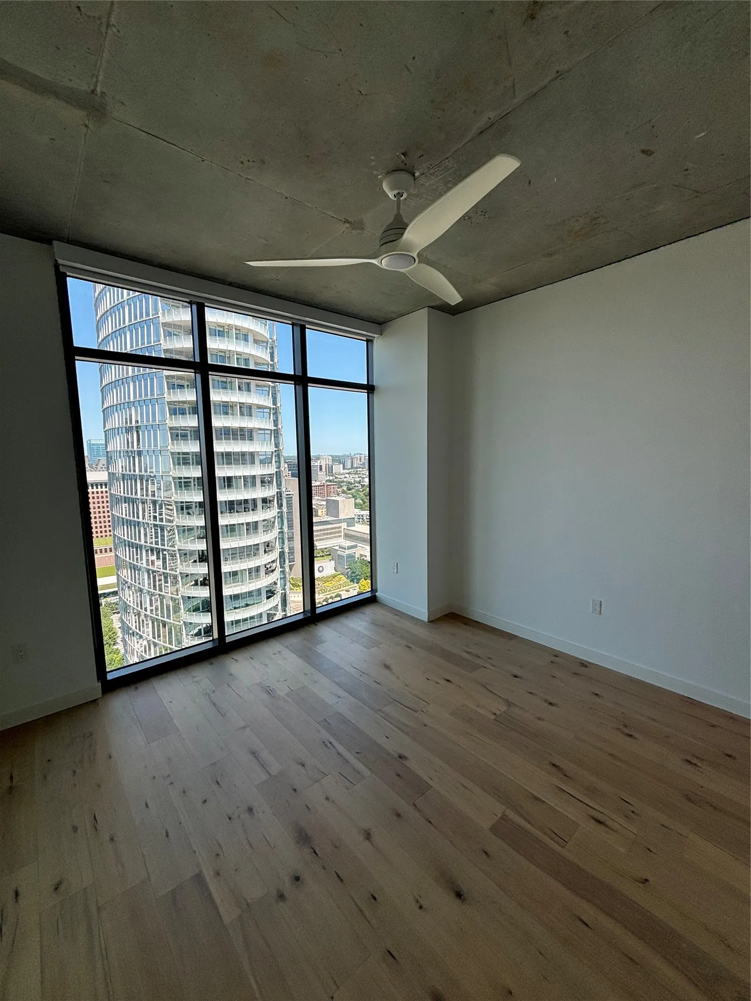 Apartment For Rent in Dallas County , 1801 N Pearl Street 3110, Dallas, Texas 75201, 3 Bedroom, 2 Bathroom, 3 Garage spaces, 1,396 Sqft, built in 2021, mls#21391499, Real Estate Agent in Dallas, Homes For Rent in Dallas county, Homes For Rent in Dallas, Realtor in Dallas Texas, Real Estate Brokerage Independent Realty Texas, Luminita Cordes Realtor