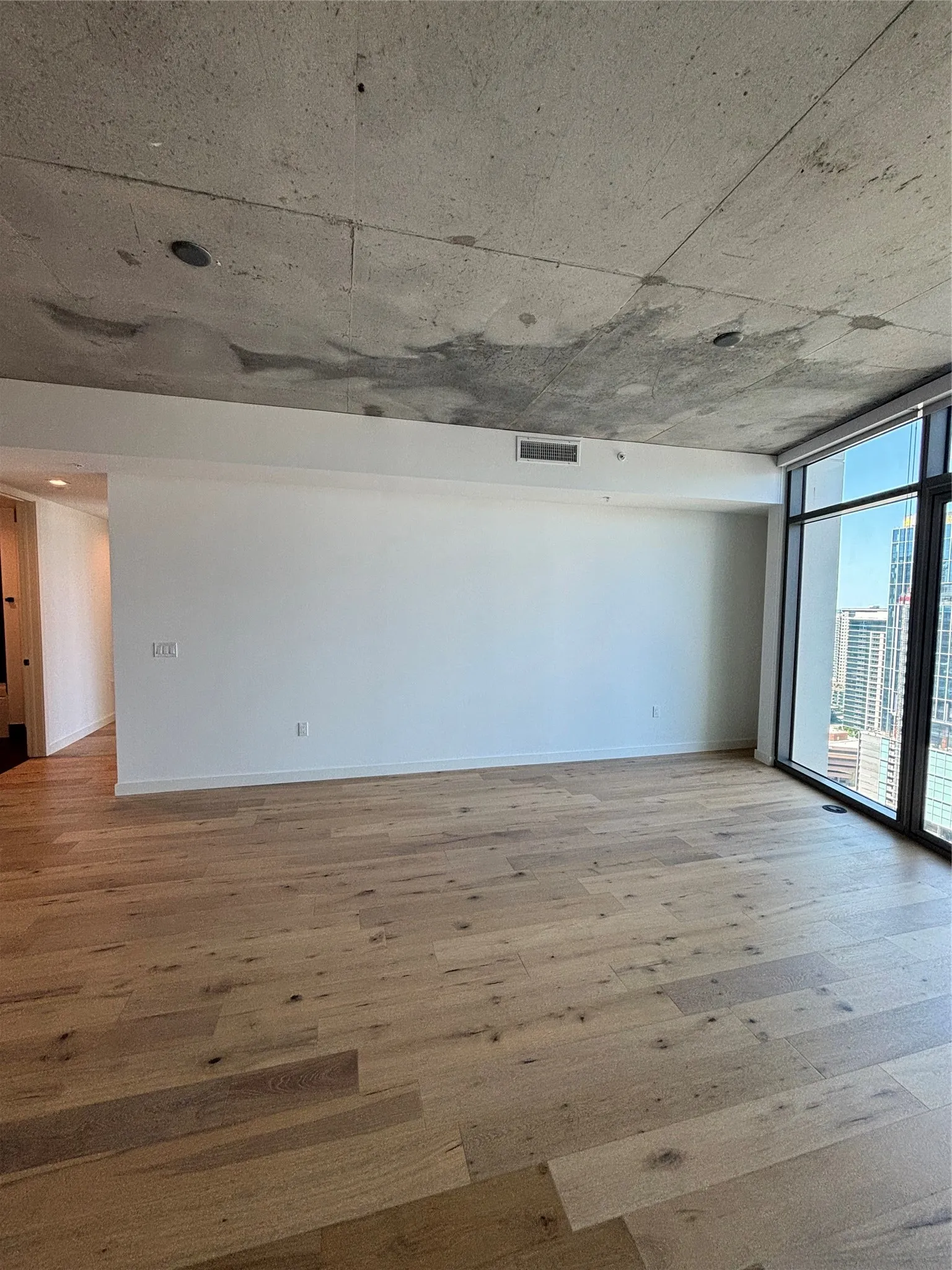 Apartment For Rent in Dallas County , 1801 N Pearl Street 3110, Dallas, Texas 75201, 3 Bedroom, 2 Bathroom, 3 Garage spaces, 1,396 Sqft, built in 2021, mls#21391499, Real Estate Agent in Dallas, Homes For Rent in Dallas county, Homes For Rent in Dallas, Realtor in Dallas Texas, Real Estate Brokerage Independent Realty Texas, Luminita Cordes Realtor