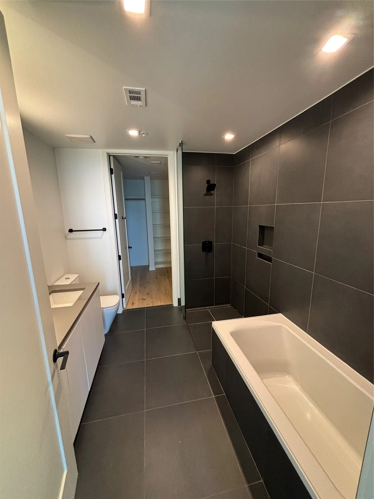Apartment For Rent in Dallas County , 1801 N Pearl Street 3110, Dallas, Texas 75201, 3 Bedroom, 2 Bathroom, 3 Garage spaces, 1,396 Sqft, built in 2021, mls#21391499, Real Estate Agent in Dallas, Homes For Rent in Dallas county, Homes For Rent in Dallas, Realtor in Dallas Texas, Real Estate Brokerage Independent Realty Texas, Luminita Cordes Realtor