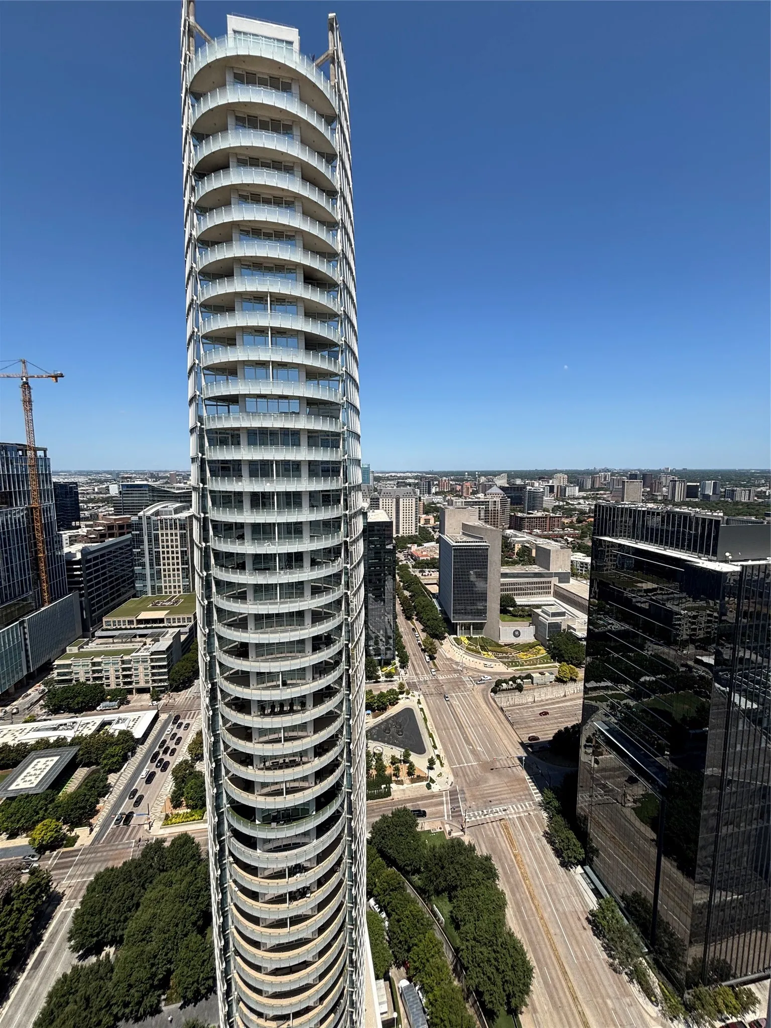 Apartment For Rent in Dallas County , 1801 N Pearl Street 3606, Dallas, Texas 75201, 2 Bedroom, 2 Bathroom, 2 Garage spaces, 1,149 Sqft, built in 2021, mls#21391502, Real Estate Agent in Dallas, Homes For Rent in Dallas county, Homes For Rent in Dallas, Realtor in Dallas Texas, Real Estate Brokerage Independent Realty Texas, Luminita Cordes Realtor
